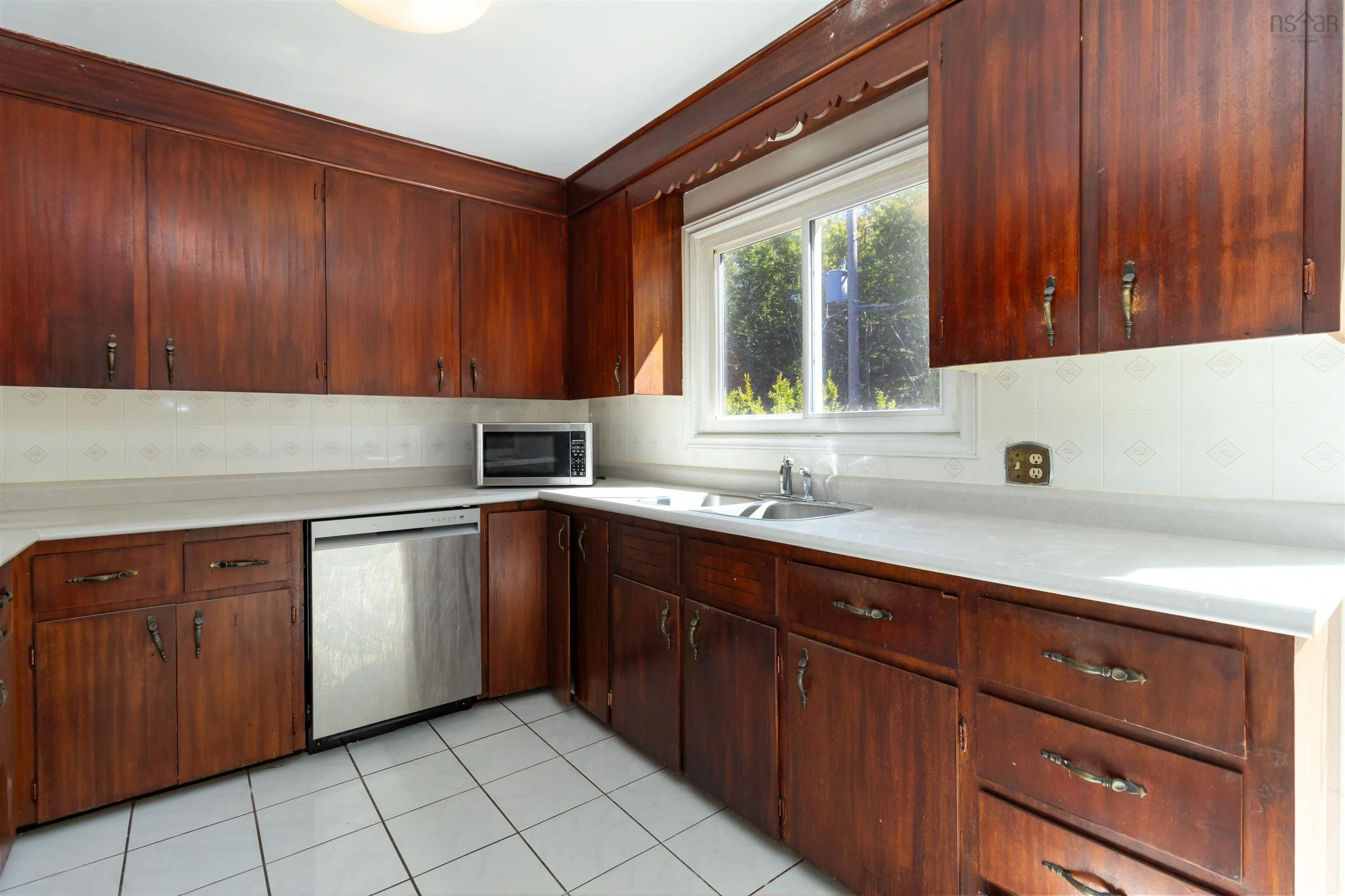 124 Glenforest Drive, Clayton Park, NS B3M 2Y6, 4 Bedrooms Bedrooms, ,3 BathroomsBathrooms,Residential,For Sale,Glenforest,202523616