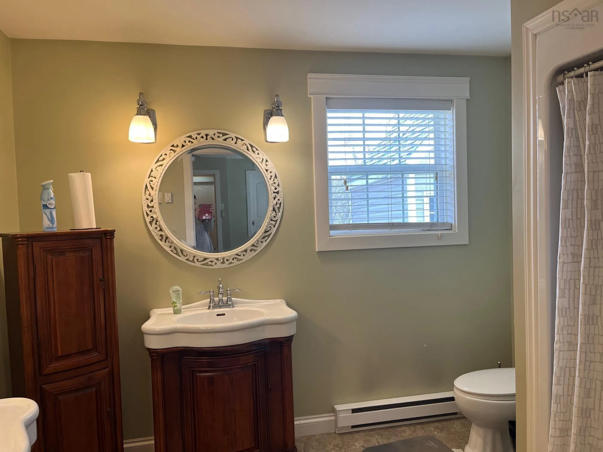 42 Rowan Avenue, New Glasgow Ns B2h 0a4, 5 Bedrooms Bedrooms, ,3 BathroomsBathrooms,Residential,For Sale,Rowan,202509790