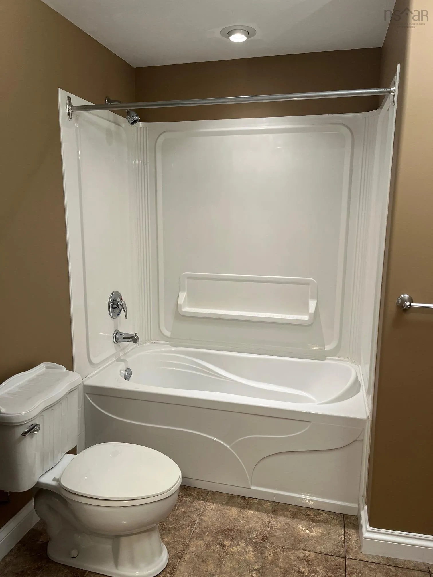 42 Rowan Avenue, New Glasgow Ns B2h 0a4, 5 Bedrooms Bedrooms, ,3 BathroomsBathrooms,Residential,For Sale,Rowan,202509790