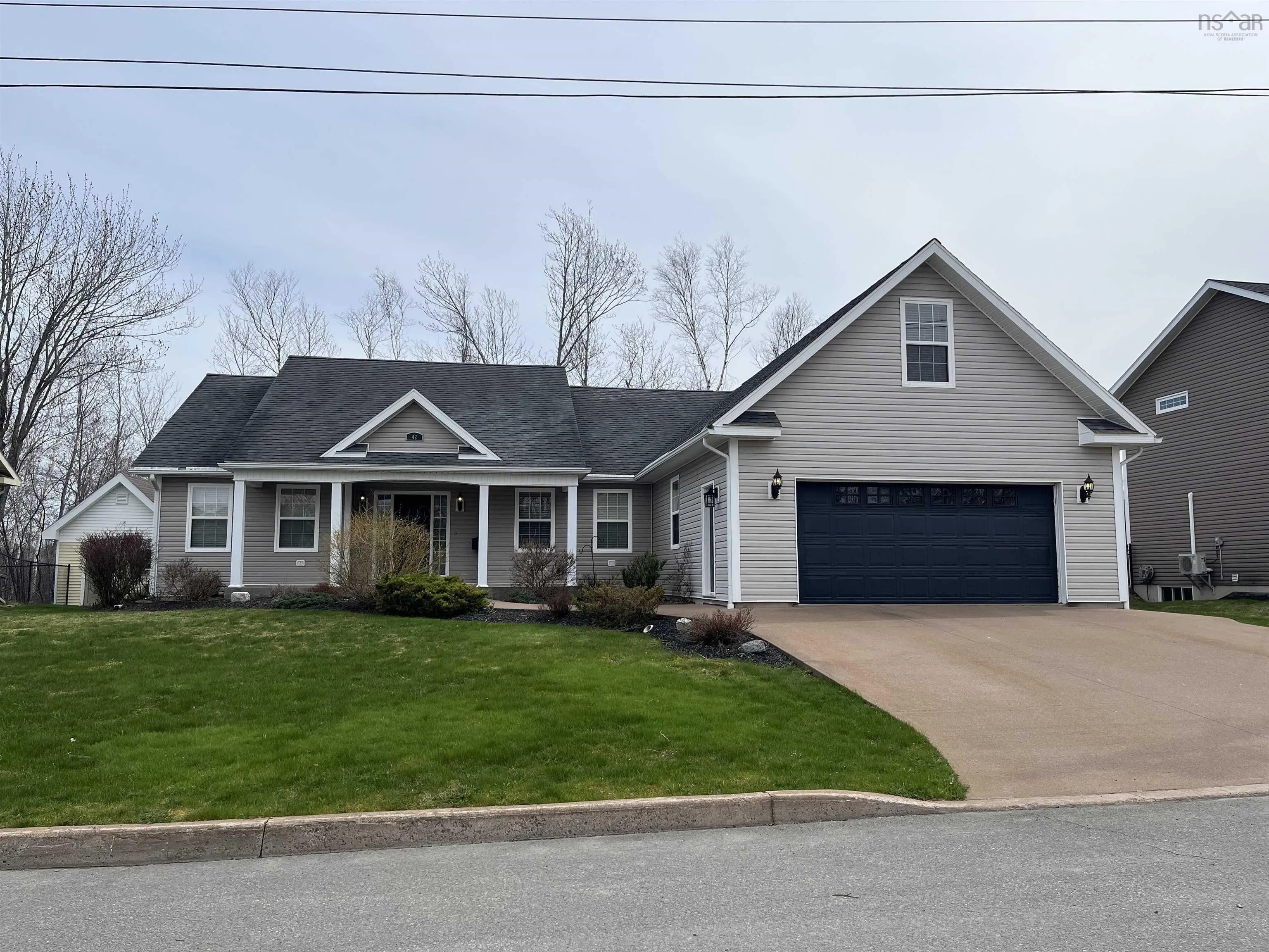 42 Rowan Avenue, New Glasgow Ns B2h 0a4, 5 Bedrooms Bedrooms, ,3 BathroomsBathrooms,Residential,For Sale,Rowan,202509790