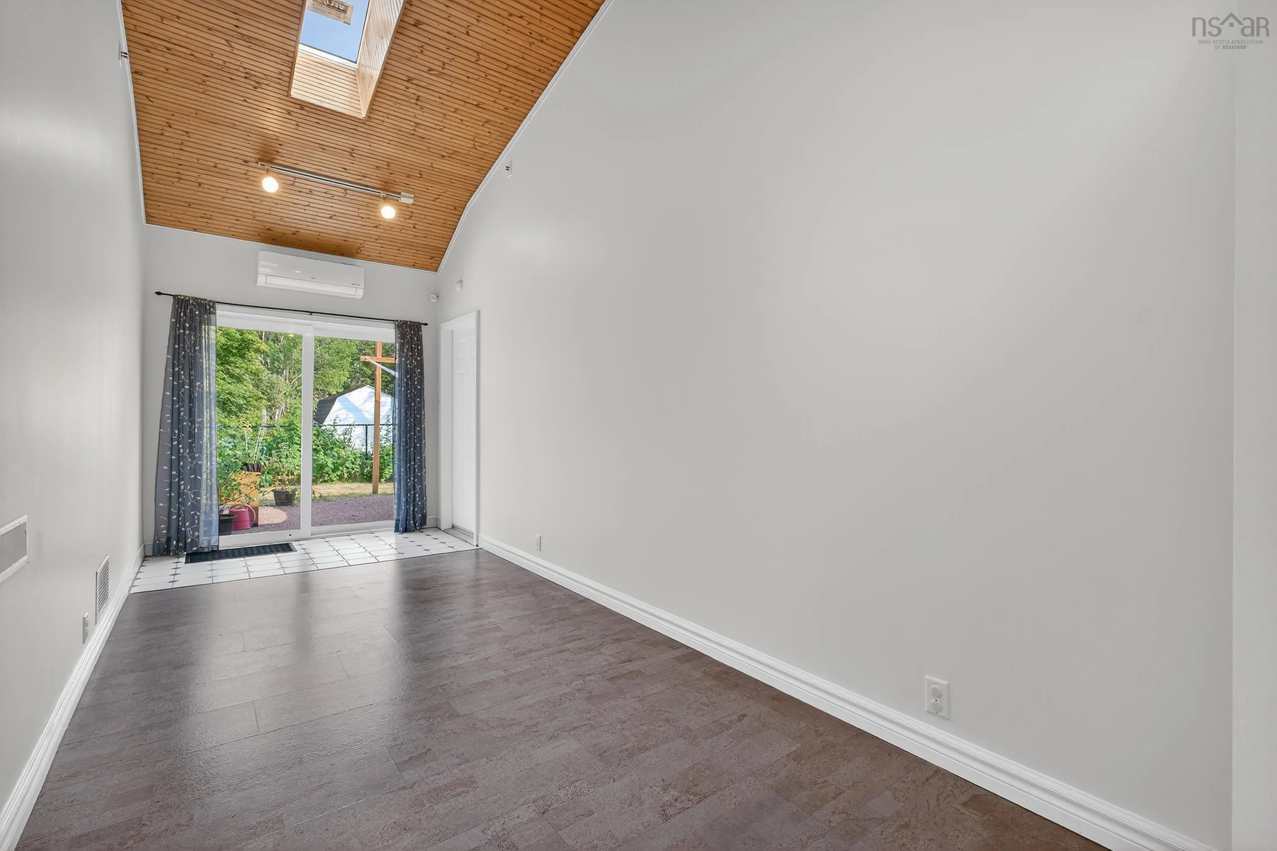 129 Thompson Avenue, Sydney River, NS B1S 1L3, 3 Bedrooms Bedrooms, ,2 BathroomsBathrooms,Residential,For Sale,Thompson Avenue,202520232