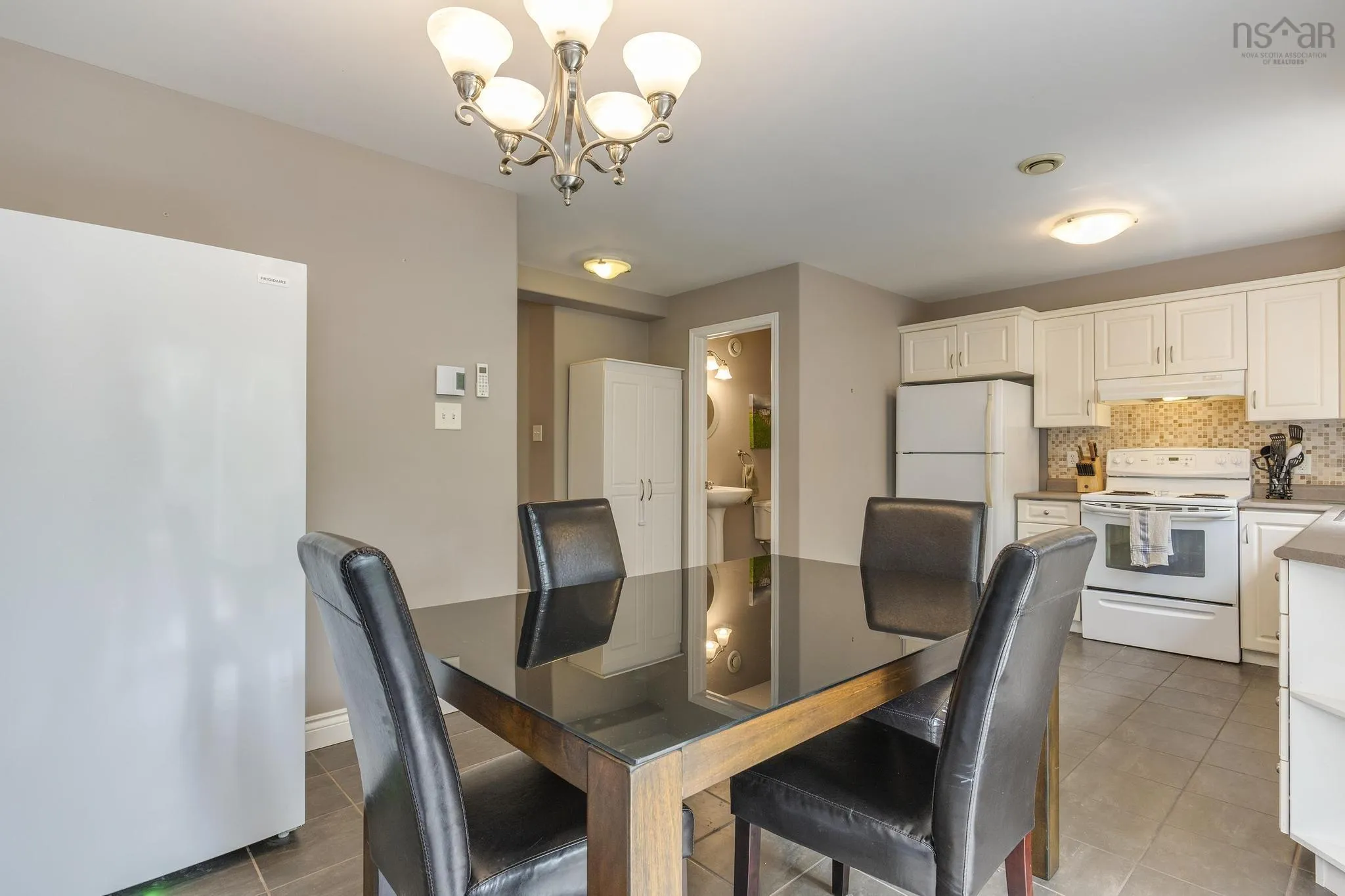 147 Governors Lake Drive, Timberlea, NS B3T 1A4, 4 Bedrooms Bedrooms, ,3 BathroomsBathrooms,Residential,For Sale,Governors Lake,202523685
