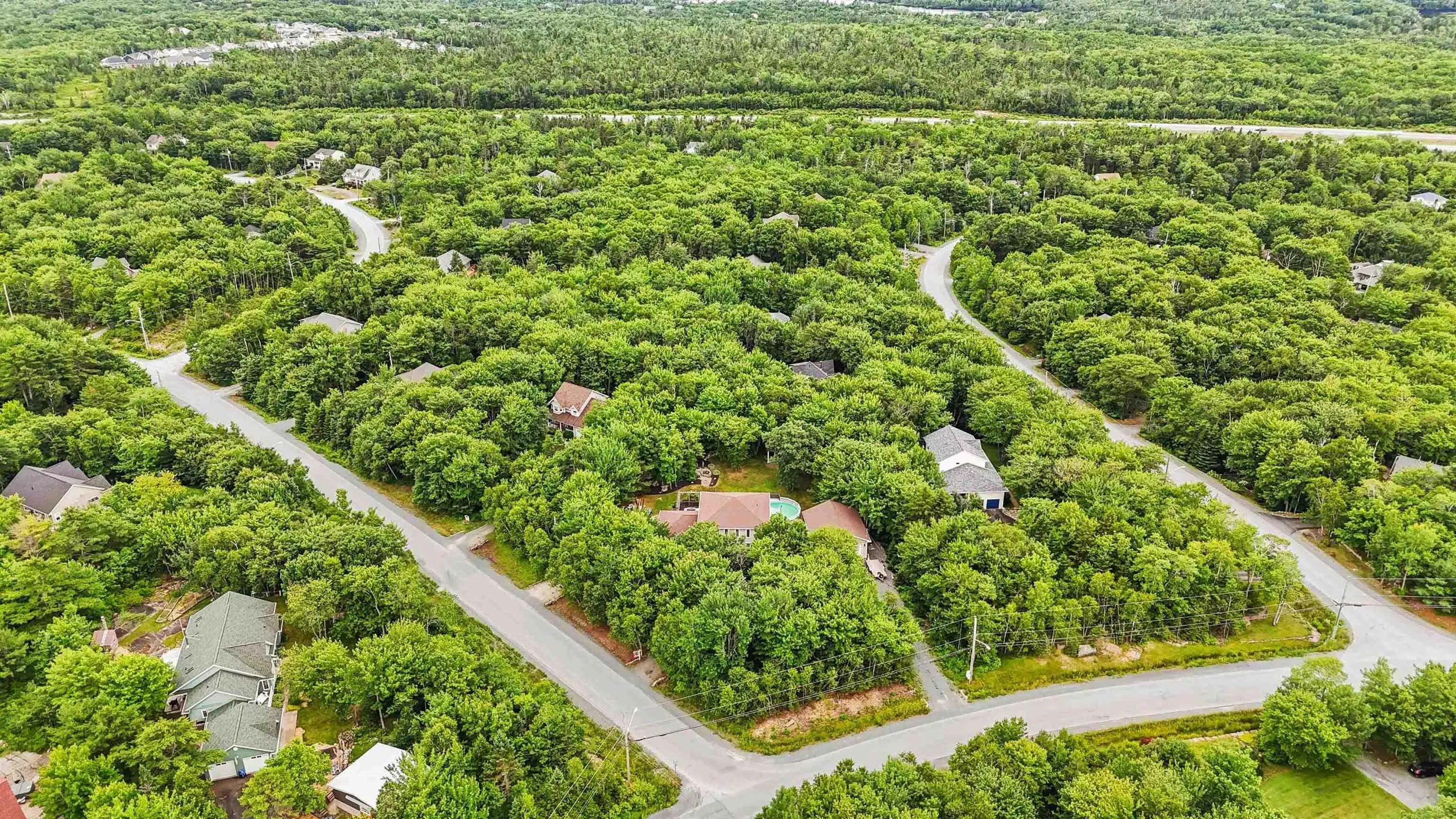 9 Haliburton Crescent, Stillwater Lake, NS B3Z 1P1, 4 Bedrooms Bedrooms, ,4 BathroomsBathrooms,Residential,For Sale,Haliburton,202516511