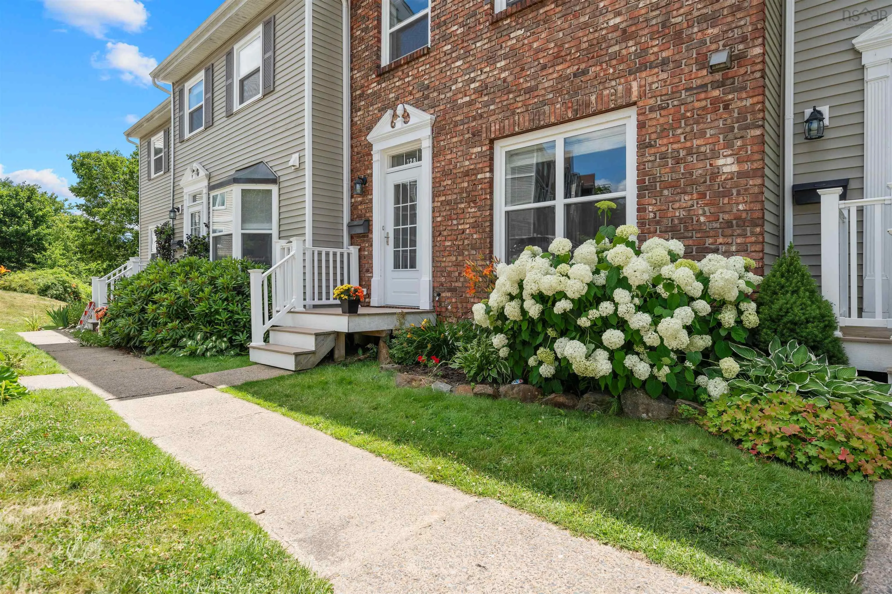 128 Rutledge Street, Bedford, NS B4A 1X6, 3 Bedrooms Bedrooms, ,2 BathroomsBathrooms,Residential,For Sale,Rutledge,202518734