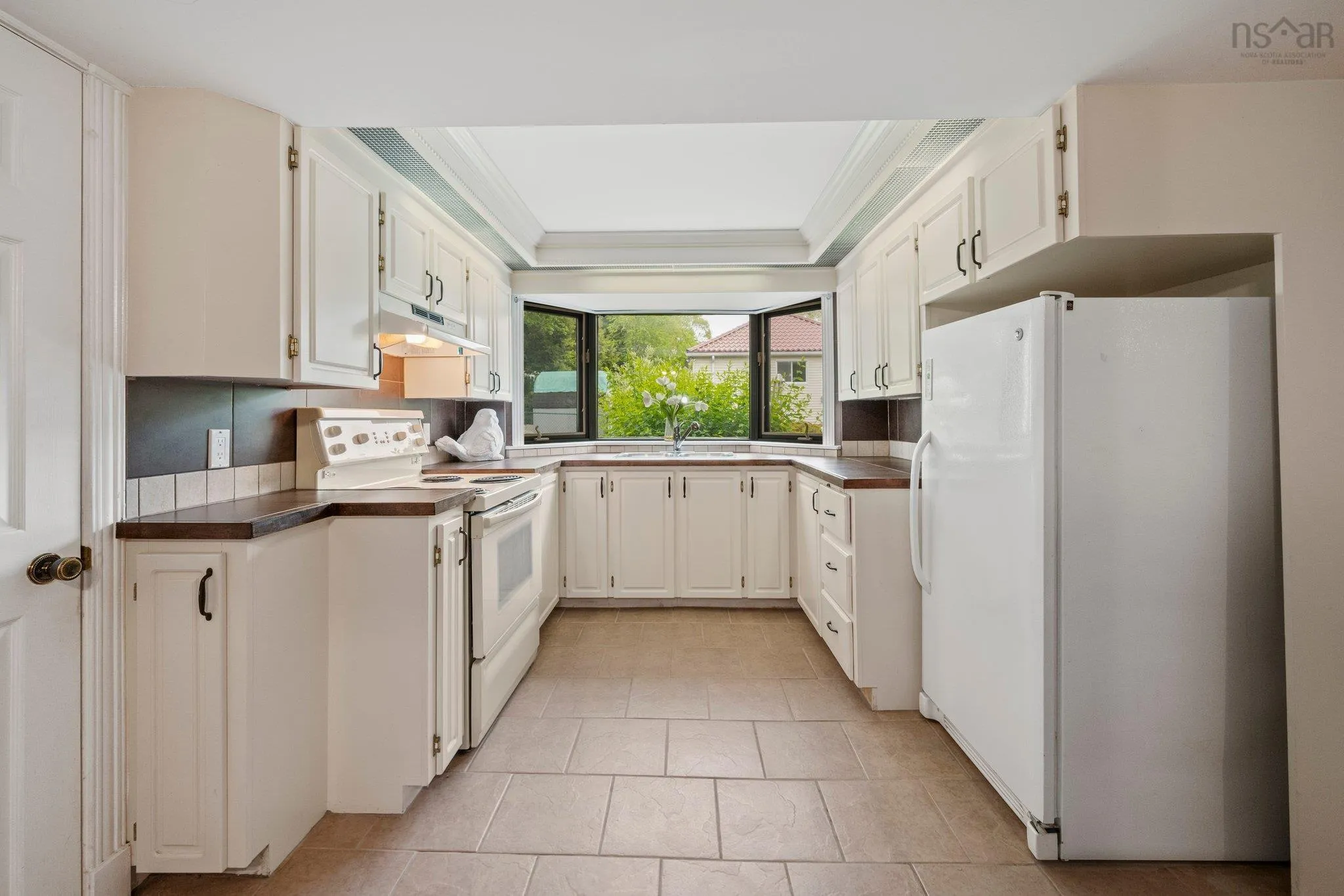 28 Macneil Drive, Bridgewater, NS B4V 3Y8, 4 Bedrooms Bedrooms, ,3 BathroomsBathrooms,Residential,For Sale,Macneil,202513232