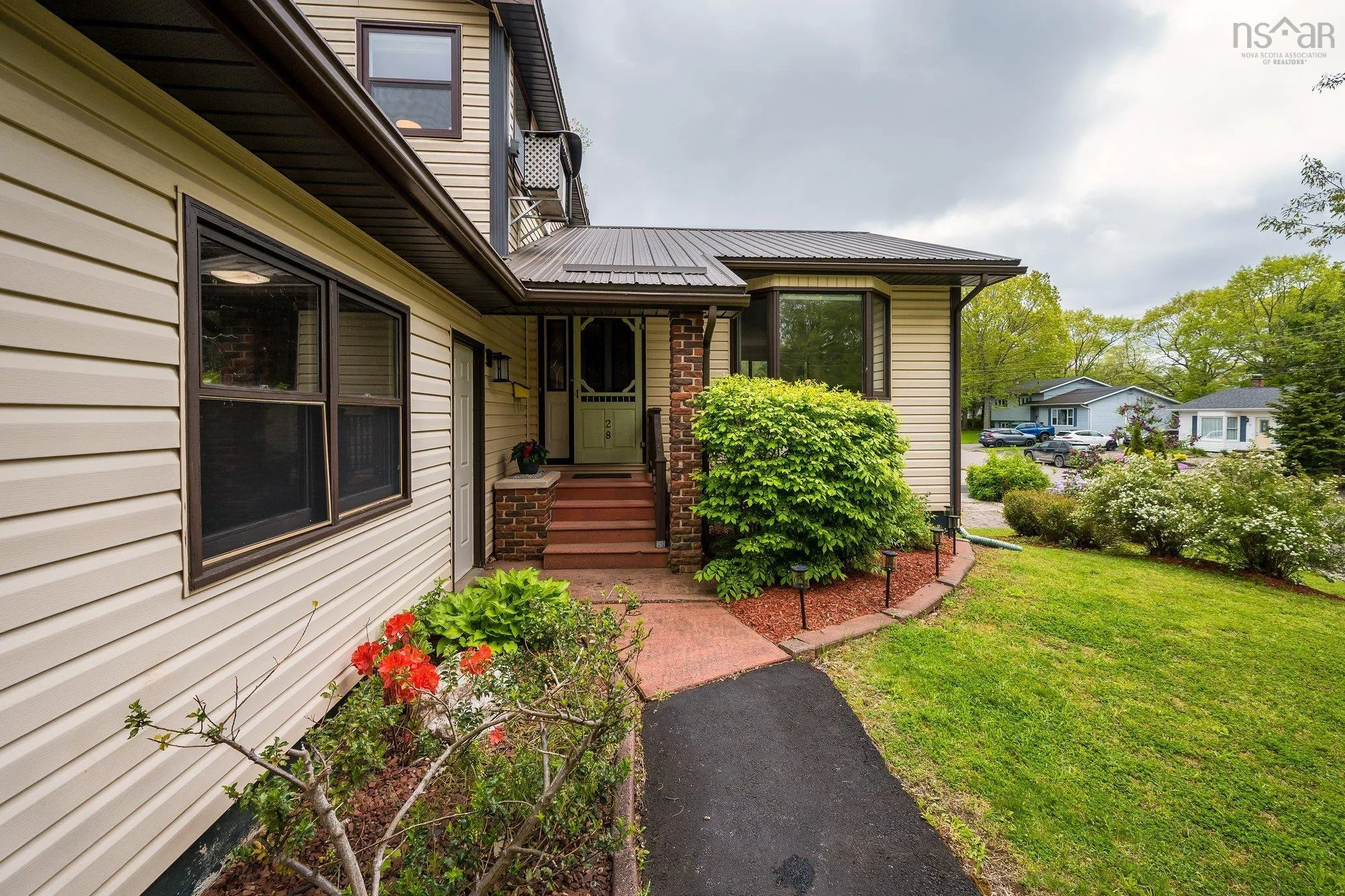 28 Macneil Drive, Bridgewater, NS B4V 3Y8, 4 Bedrooms Bedrooms, ,3 BathroomsBathrooms,Residential,For Sale,Macneil,202513232