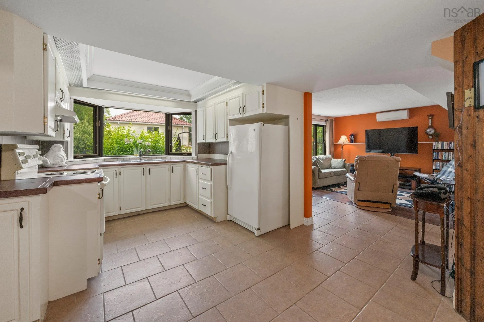 28 Macneil Drive, Bridgewater, NS B4V 3Y8, 4 Bedrooms Bedrooms, ,3 BathroomsBathrooms,Residential,For Sale,Macneil,202513232