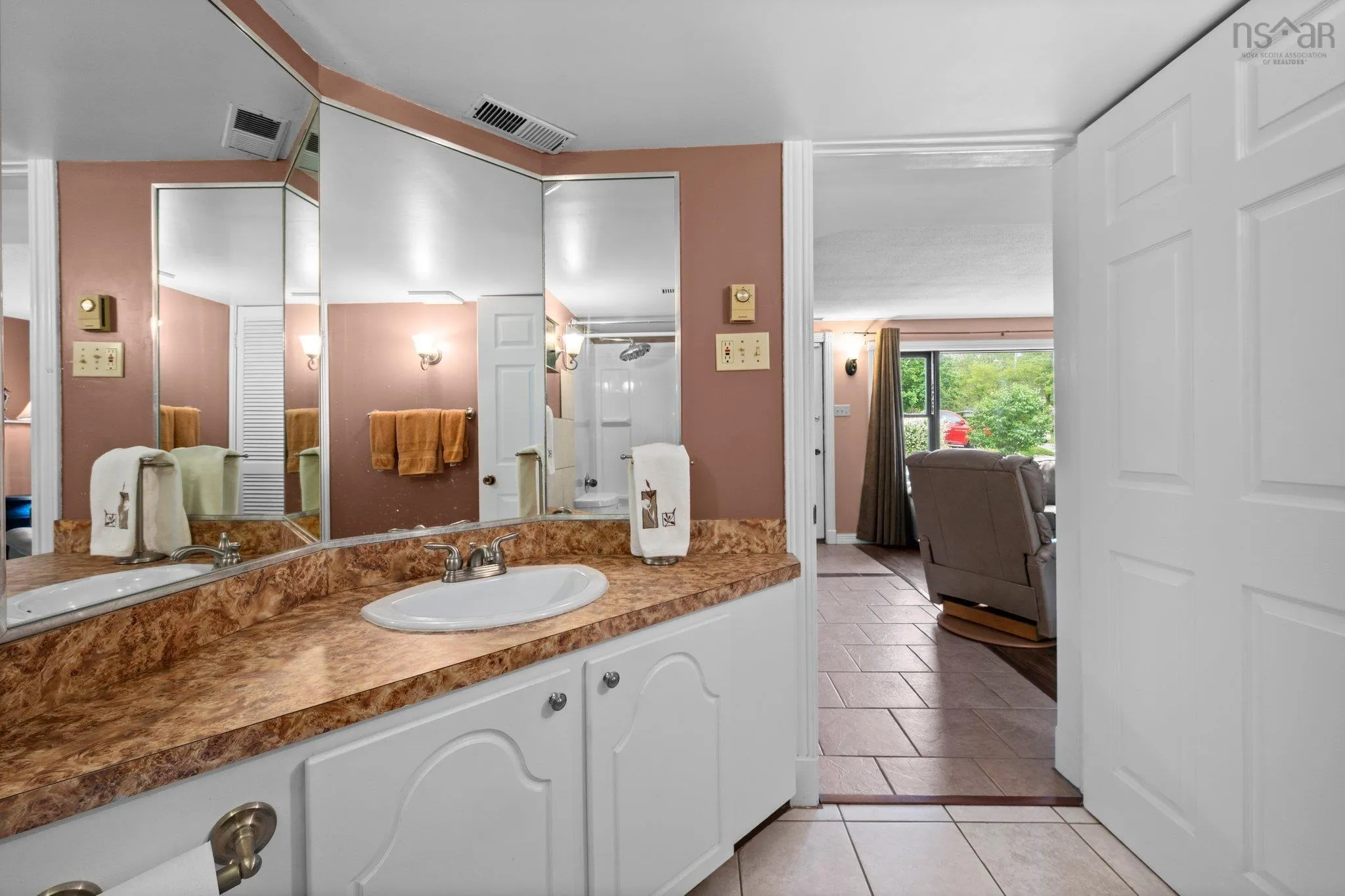 28 Macneil Drive, Bridgewater, NS B4V 3Y8, 4 Bedrooms Bedrooms, ,3 BathroomsBathrooms,Residential,For Sale,Macneil,202513232