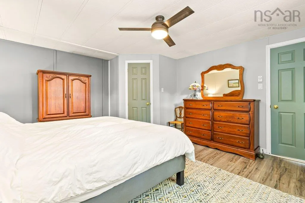 8 Fourth Street, Lucasville, NS B4B 1R1, 3 Bedrooms Bedrooms, ,2 BathroomsBathrooms,Residential,For Sale,Fourth,202522936