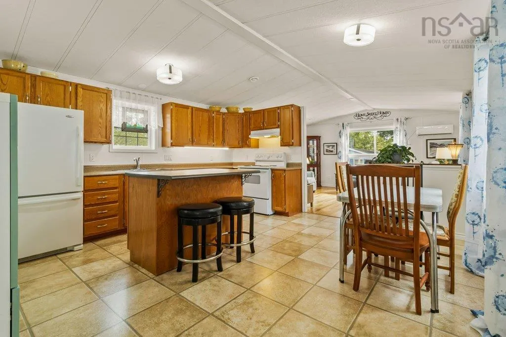 8 Fourth Street, Lucasville, NS B4B 1R1, 3 Bedrooms Bedrooms, ,2 BathroomsBathrooms,Residential,For Sale,Fourth,202522936