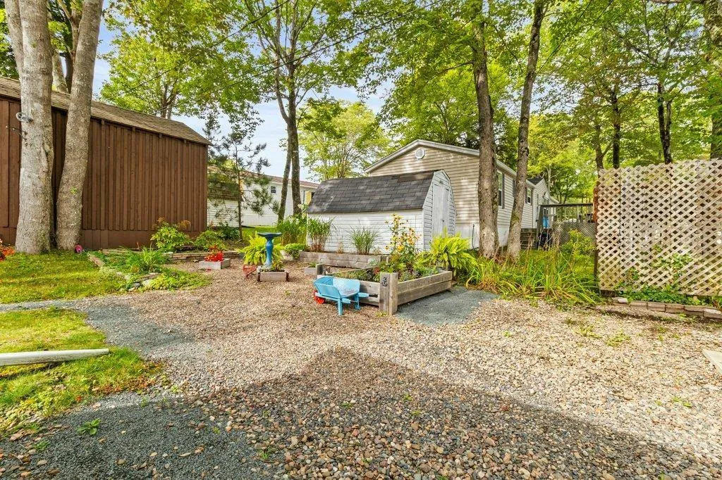 8 Fourth Street, Lucasville, NS B4B 1R1, 3 Bedrooms Bedrooms, ,2 BathroomsBathrooms,Residential,For Sale,Fourth,202522936