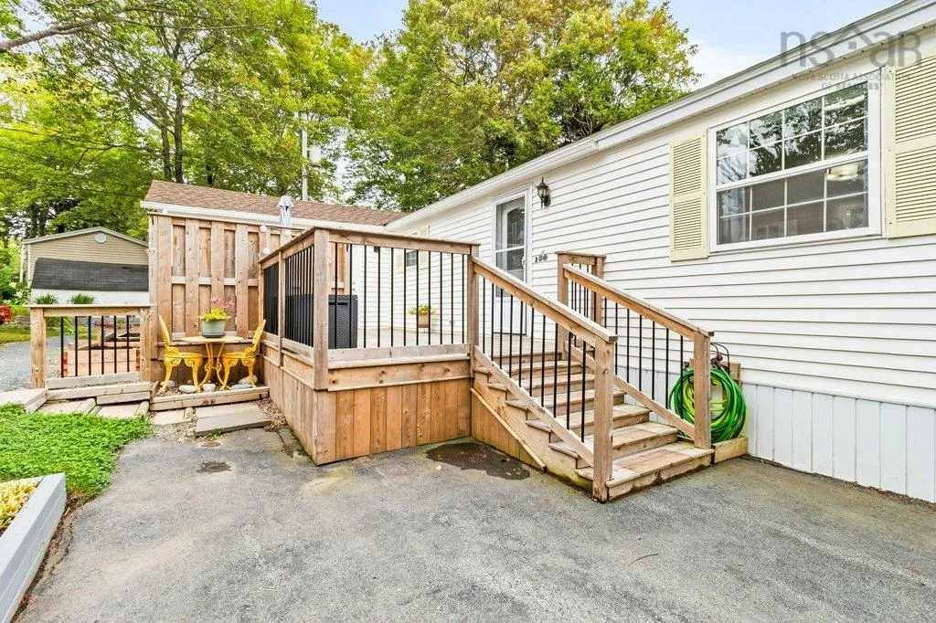 8 Fourth Street, Lucasville, NS B4B 1R1, 3 Bedrooms Bedrooms, ,2 BathroomsBathrooms,Residential,For Sale,Fourth,202522936