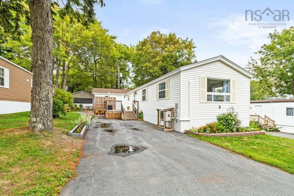 8 Fourth Street, Lucasville, NS B4B 1R1, 3 Bedrooms Bedrooms, ,2 BathroomsBathrooms,Residential,For Sale,Fourth,202522936