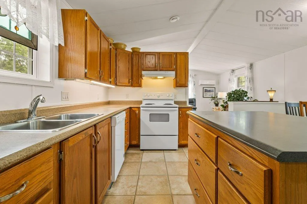 8 Fourth Street, Lucasville, NS B4B 1R1, 3 Bedrooms Bedrooms, ,2 BathroomsBathrooms,Residential,For Sale,Fourth,202522936