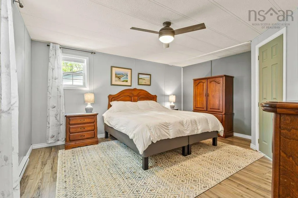 8 Fourth Street, Lucasville, NS B4B 1R1, 3 Bedrooms Bedrooms, ,2 BathroomsBathrooms,Residential,For Sale,Fourth,202522936