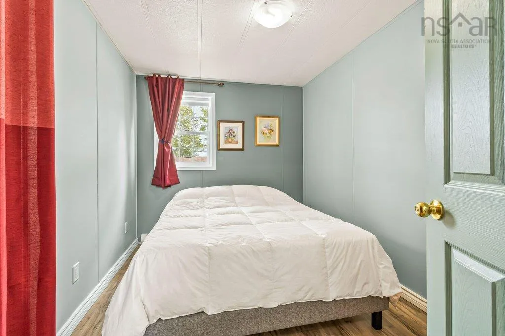 8 Fourth Street, Lucasville, NS B4B 1R1, 3 Bedrooms Bedrooms, ,2 BathroomsBathrooms,Residential,For Sale,Fourth,202522936