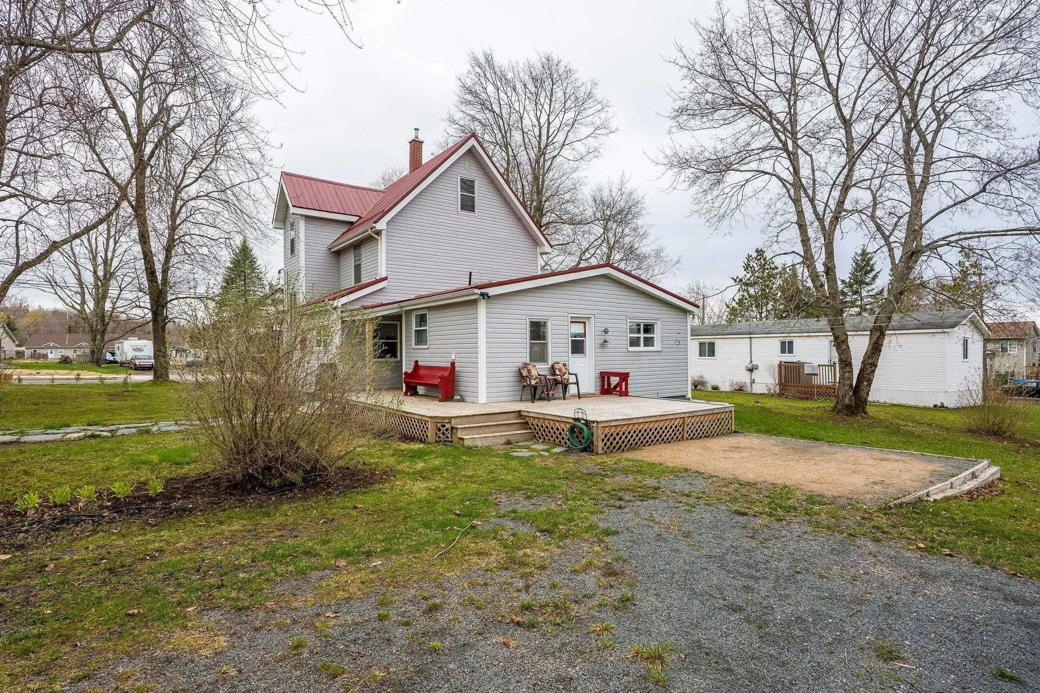 105 Riverside Ave, Stewiacke Ns B0n 2j0, 5 Bedrooms Bedrooms, ,3 BathroomsBathrooms,Residential,For Sale,Riverside Ave,202509362