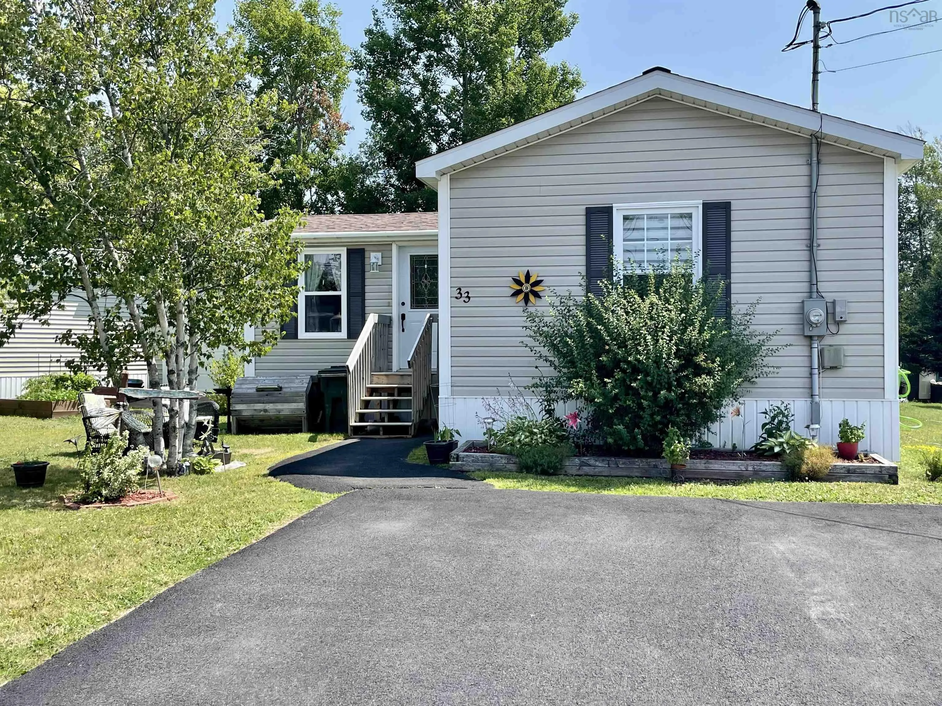 33 Pinehurst Street, Amherst, NS B4H 4X5, 3 Bedrooms Bedrooms, ,1 BathroomBathrooms,Residential,For Sale,Pinehurst,202519258