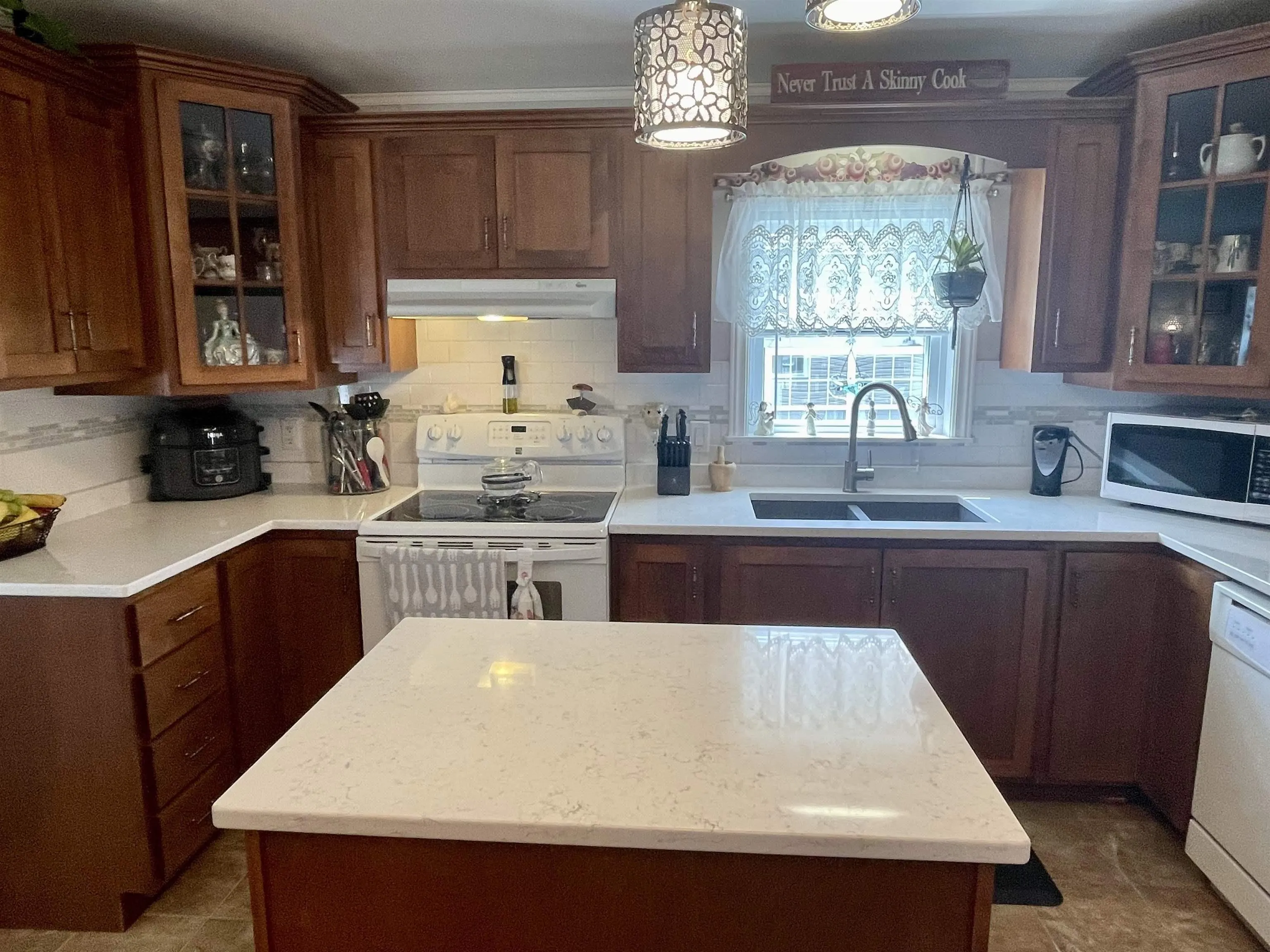 33 Pinehurst Street, Amherst, NS B4H 4X5, 3 Bedrooms Bedrooms, ,1 BathroomBathrooms,Residential,For Sale,Pinehurst,202519258