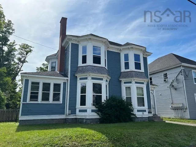 102 King Street, Truro, NS B2N 3L1, 4 Bedrooms Bedrooms, ,Residential Income,For Sale,King,202518040