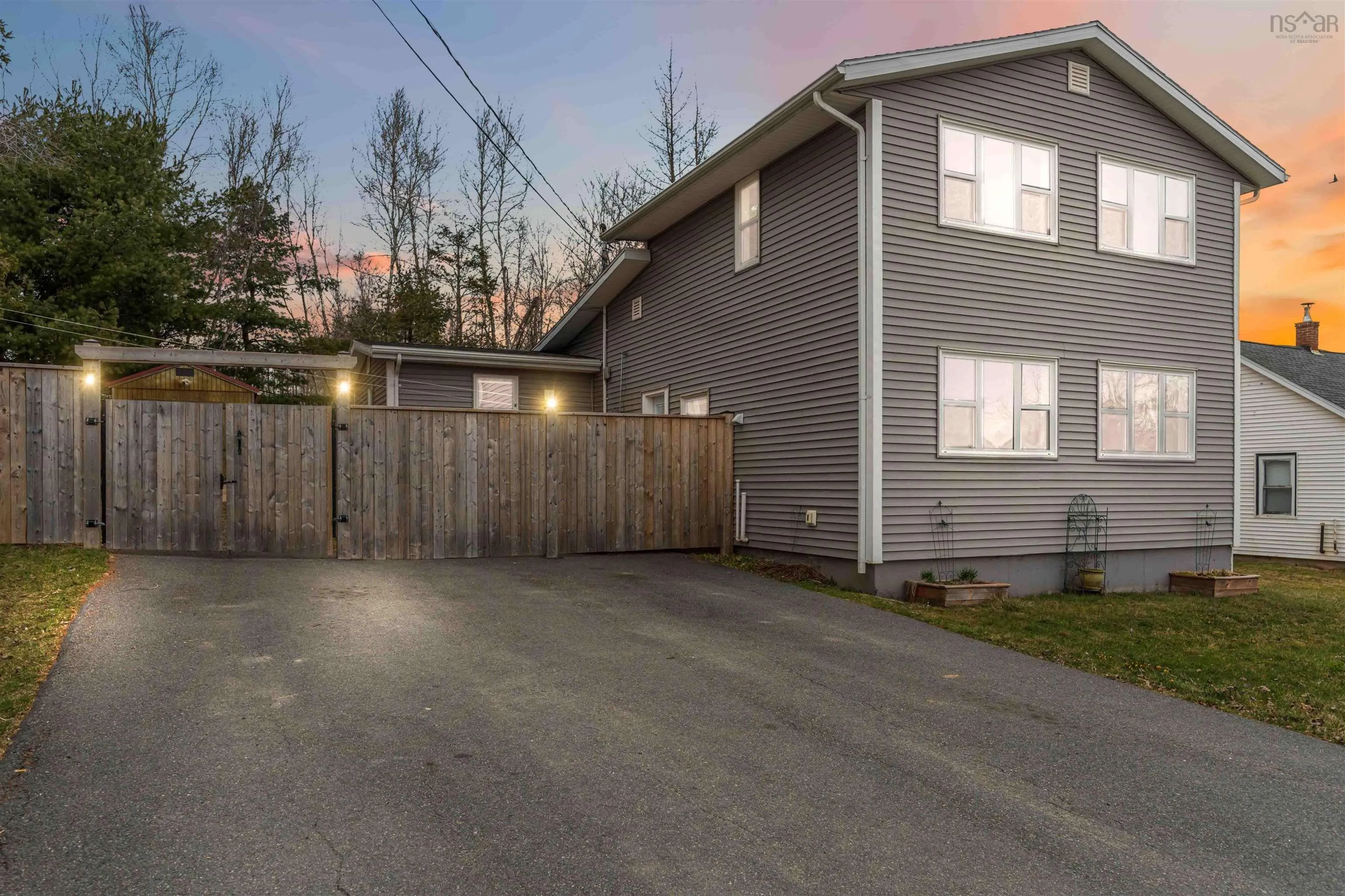 163 Old Halifax Road West Road, Hants County Ns B0n 2t0, 3 Bedrooms Bedrooms, ,2 BathroomsBathrooms,Residential,For Sale,Old Halifax Road West,202507437