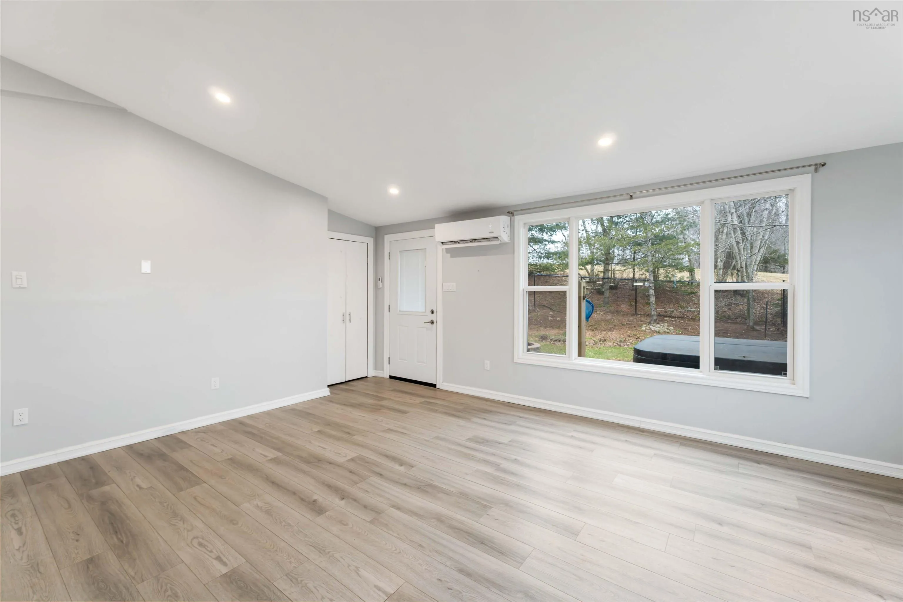 163 Old Halifax Road West Road, Hants County Ns B0n 2t0, 3 Bedrooms Bedrooms, ,2 BathroomsBathrooms,Residential,For Sale,Old Halifax Road West,202507437
