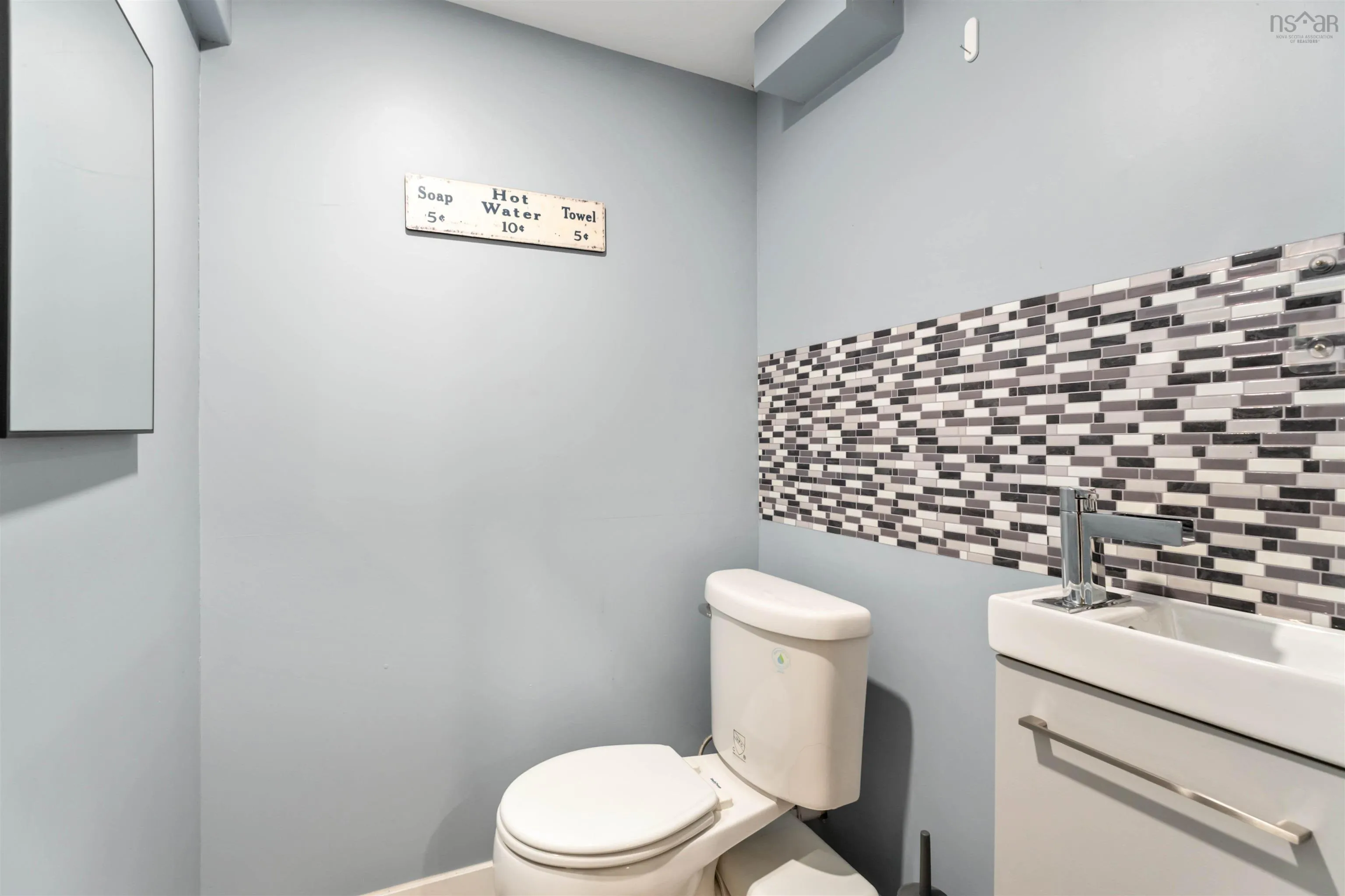 163 Old Halifax Road West Road, Hants County Ns B0n 2t0, 3 Bedrooms Bedrooms, ,2 BathroomsBathrooms,Residential,For Sale,Old Halifax Road West,202507437