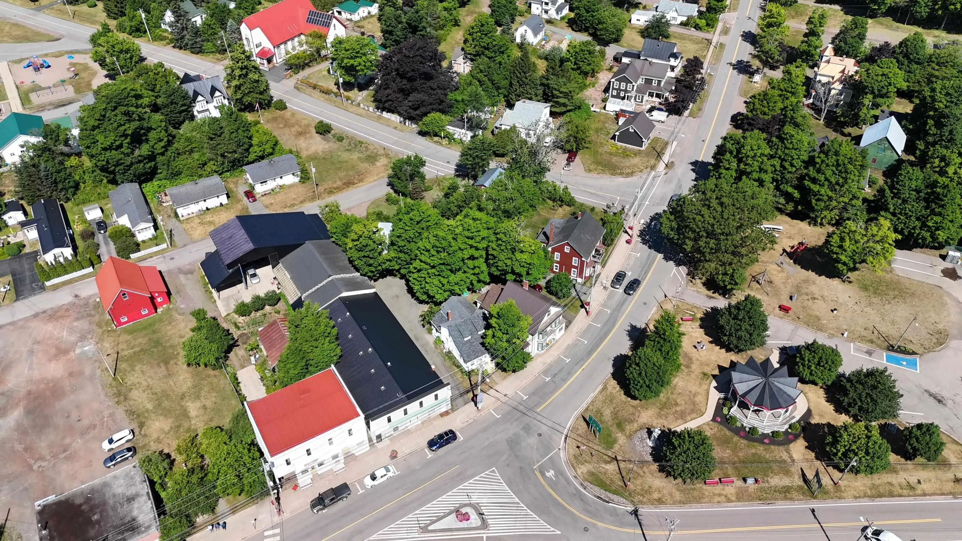 273 Main Street, Parrsboro, NS B0M 1S0, 3 Bedrooms Bedrooms, ,2 BathroomsBathrooms,Residential,For Sale,Main,202519119