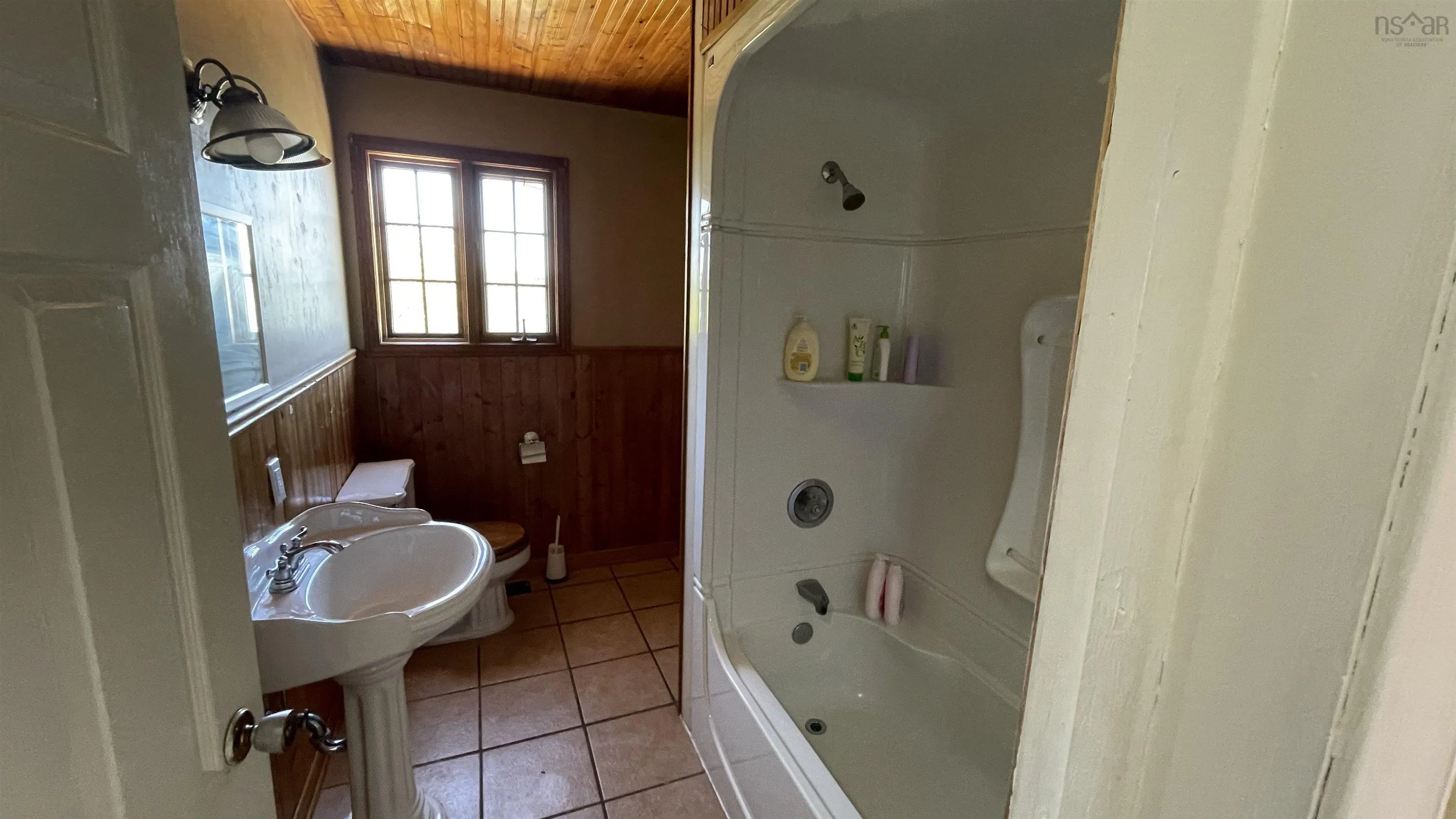 1680 West Jeddore Road, West Jeddore, NS B0J 2L0, 2 Bedrooms Bedrooms, ,2 BathroomsBathrooms,Residential,For Sale,West Jeddore,202520134