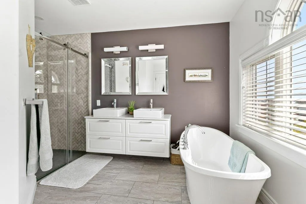 29 Cutter Drive, Halifax, NS B3M 4W6, 5 Bedrooms Bedrooms, ,4 BathroomsBathrooms,Residential,For Sale,Cutter,202522982