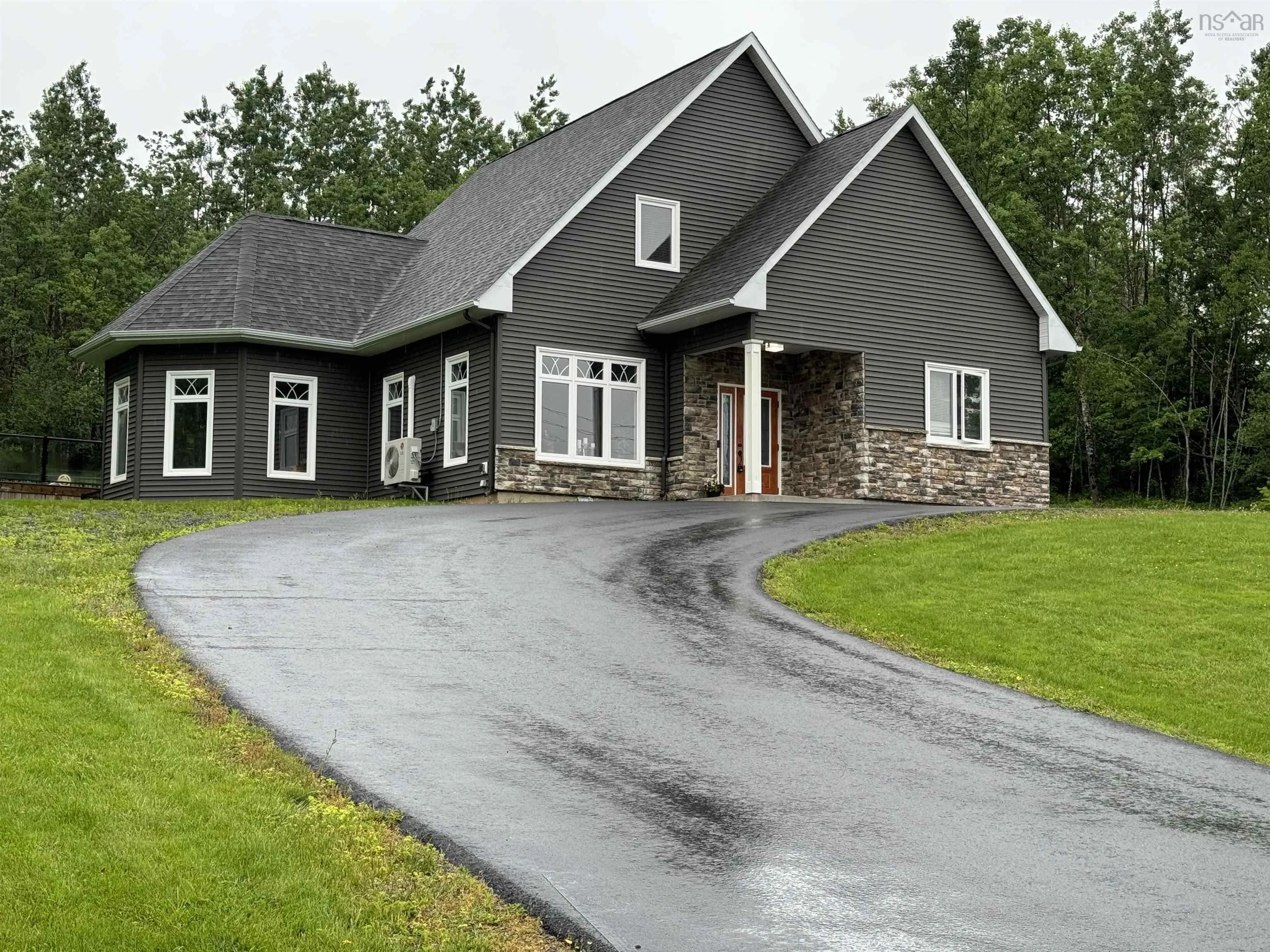 77 Fir Avenue, Salmon River, NS B2N 6P6, 3 Bedrooms Bedrooms, ,3 BathroomsBathrooms,Residential,For Sale,Fir,202520884