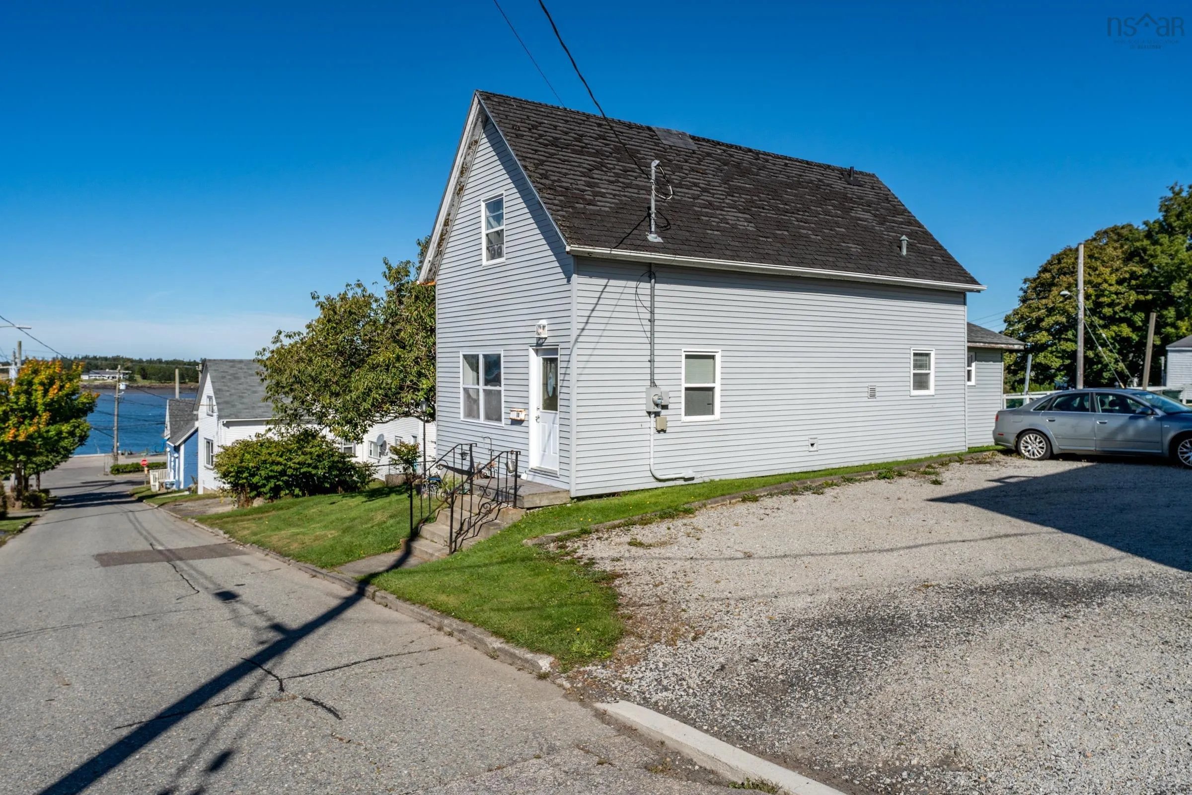 10 Store Street, Yarmouth, NS B5A 2Z2, 3 Bedrooms Bedrooms, ,2 BathroomsBathrooms,Residential,For Sale,Store,202423049