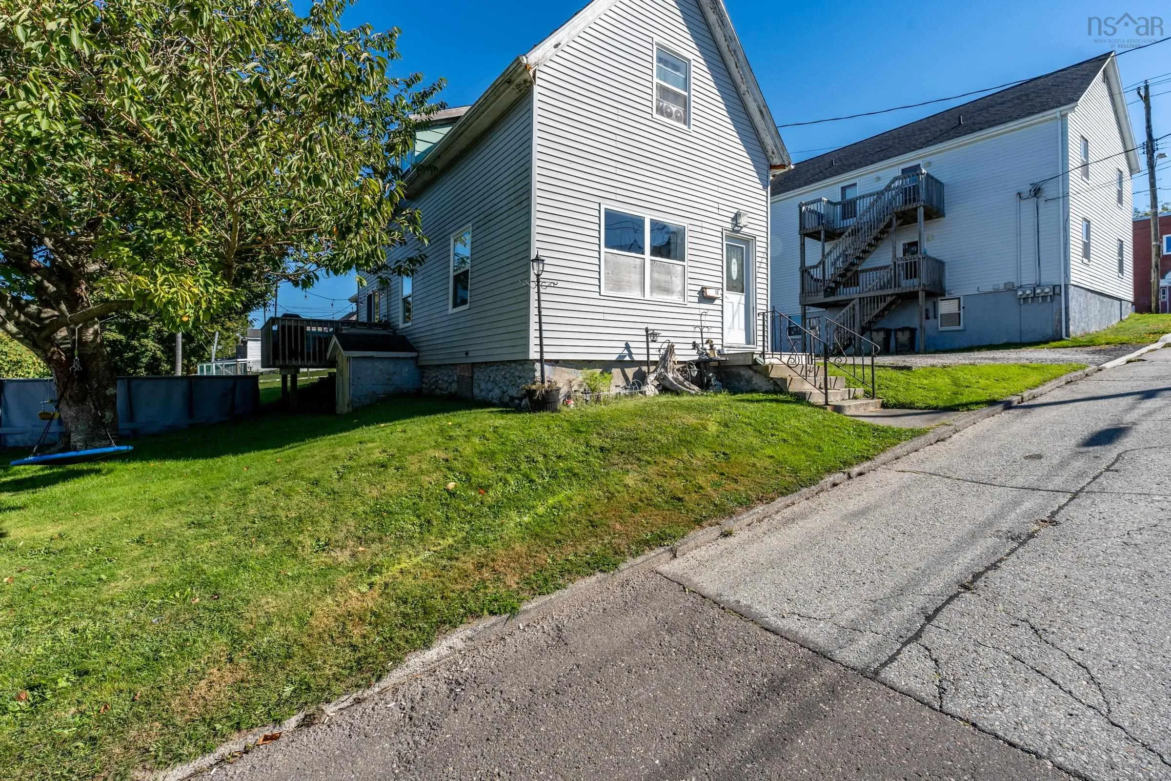 10 Store Street, Yarmouth, NS B5A 2Z2, 3 Bedrooms Bedrooms, ,2 BathroomsBathrooms,Residential,For Sale,Store,202423049
