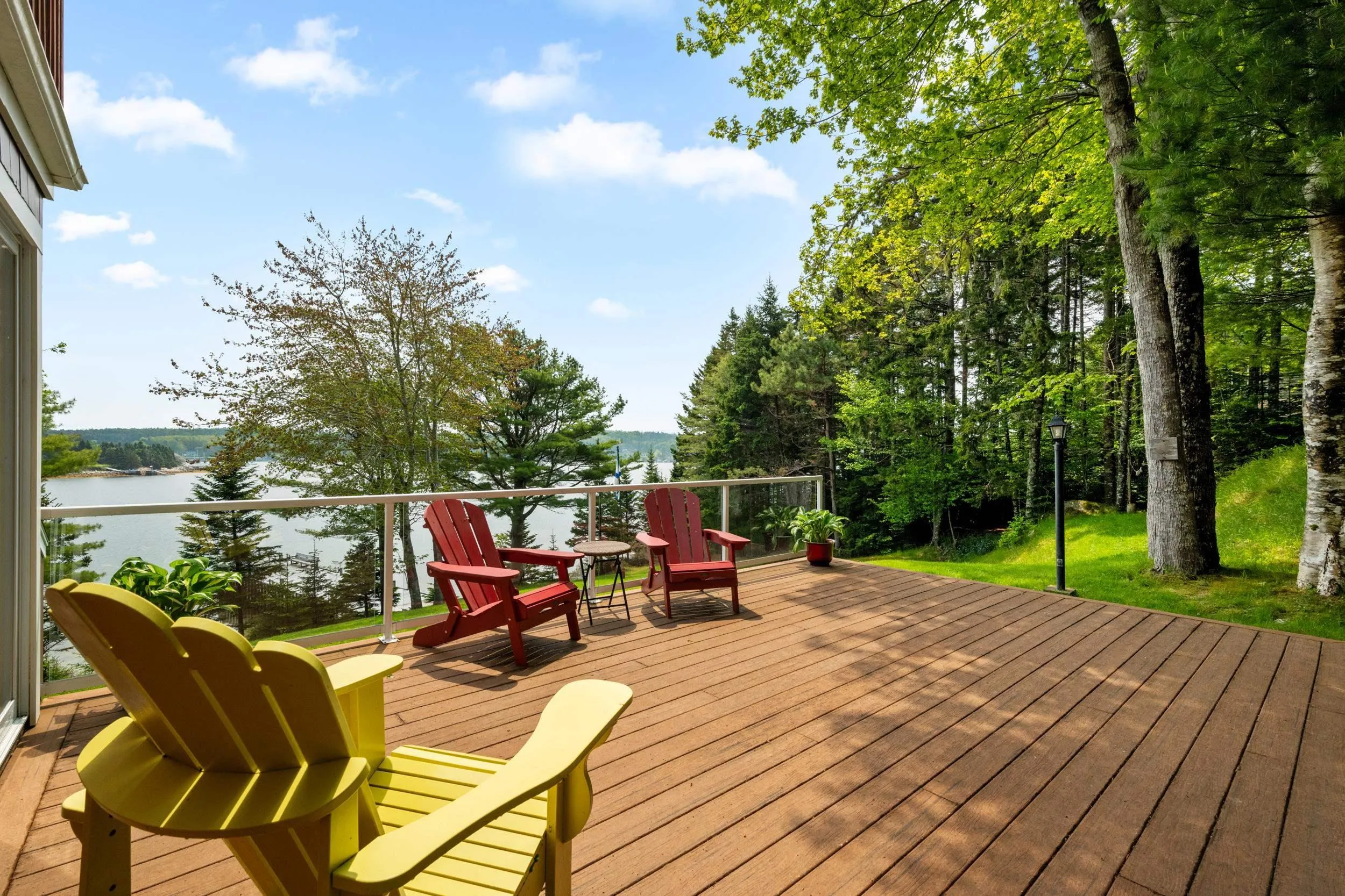 20 Sunnydale Drive, Glen Haven, NS B3Z 2T8, 4 Bedrooms Bedrooms, ,2 BathroomsBathrooms,Residential,For Sale,Sunnydale,202514004