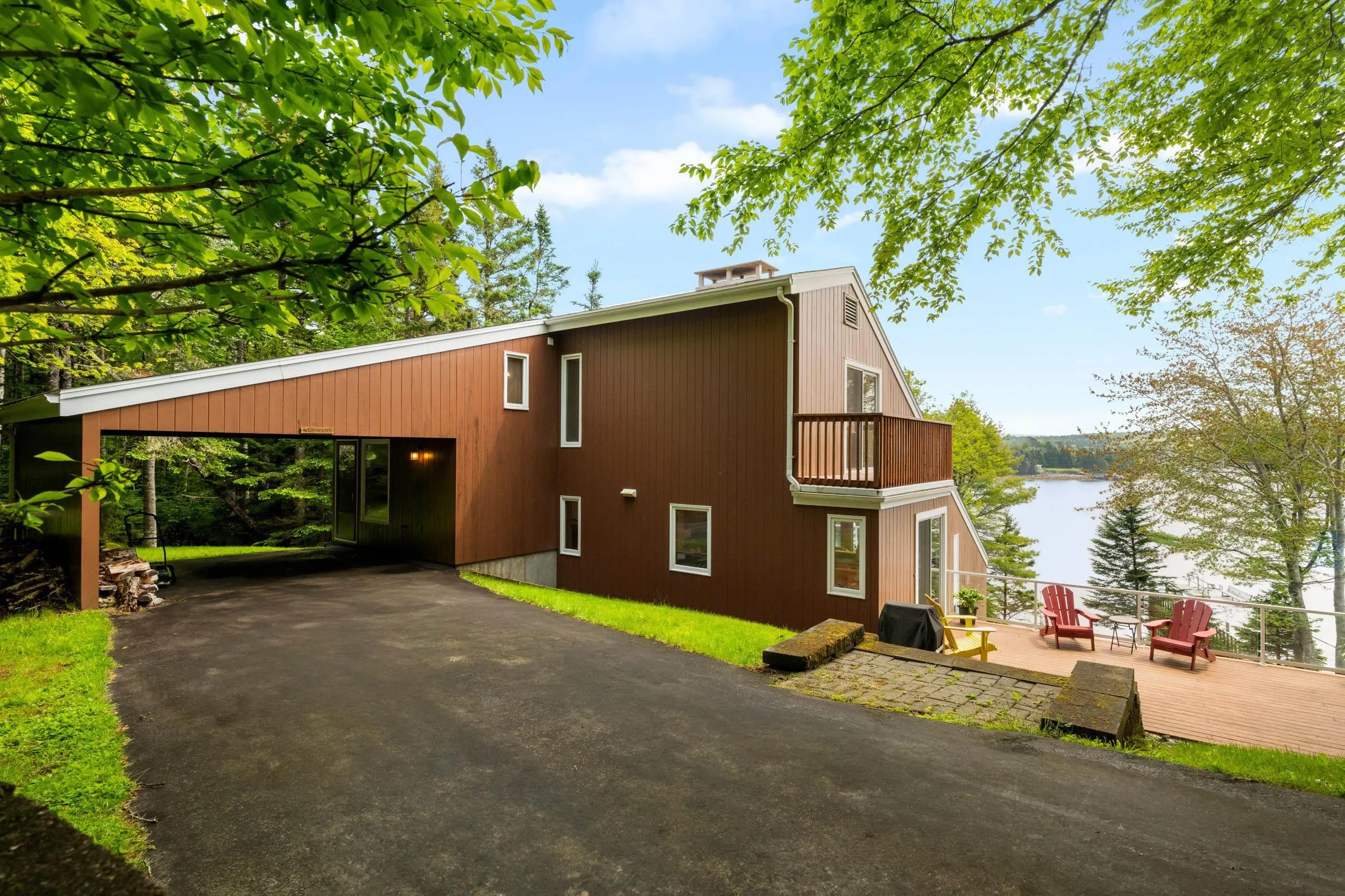 20 Sunnydale Drive, Glen Haven, NS B3Z 2T8, 4 Bedrooms Bedrooms, ,2 BathroomsBathrooms,Residential,For Sale,Sunnydale,202514004