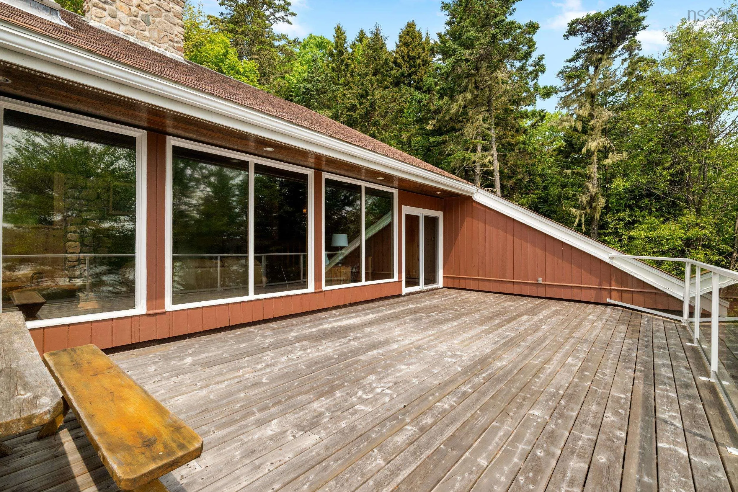 20 Sunnydale Drive, Glen Haven, NS B3Z 2T8, 4 Bedrooms Bedrooms, ,2 BathroomsBathrooms,Residential,For Sale,Sunnydale,202514004