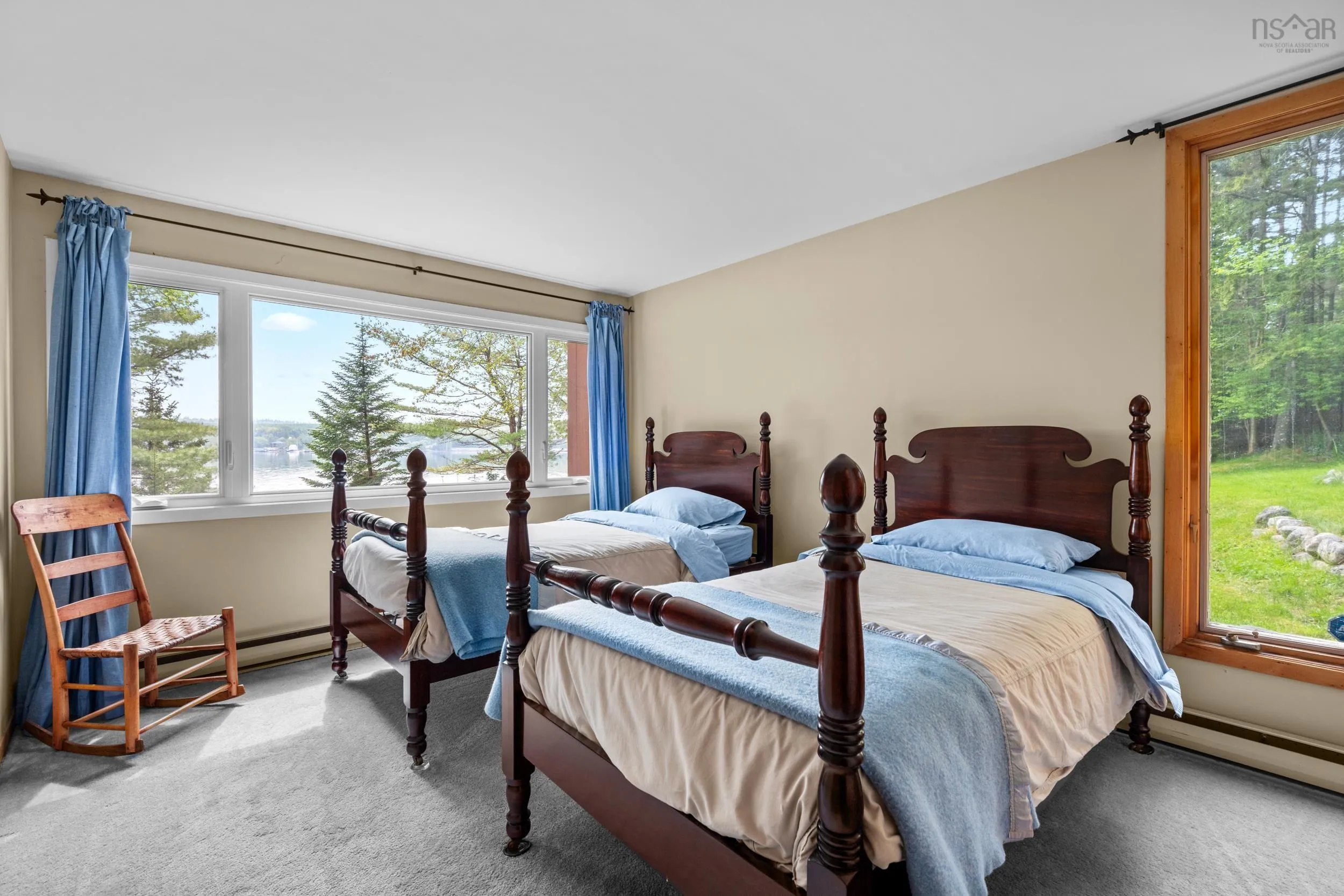 20 Sunnydale Drive, Glen Haven, NS B3Z 2T8, 4 Bedrooms Bedrooms, ,2 BathroomsBathrooms,Residential,For Sale,Sunnydale,202514004