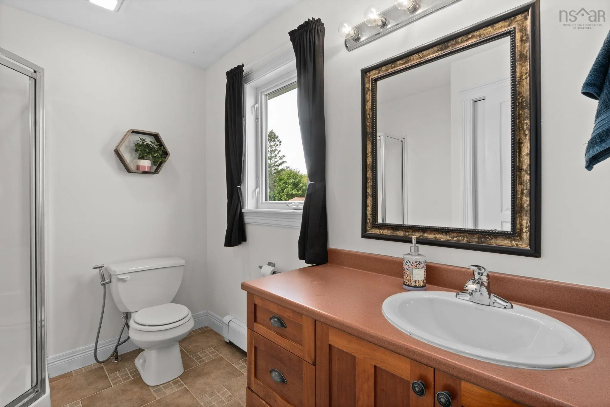 524 Cow Bay Road, Eastern Passage, NS B3G 1J6, 5 Bedrooms Bedrooms, ,3 BathroomsBathrooms,Residential,For Sale,Cow Bay,202523233