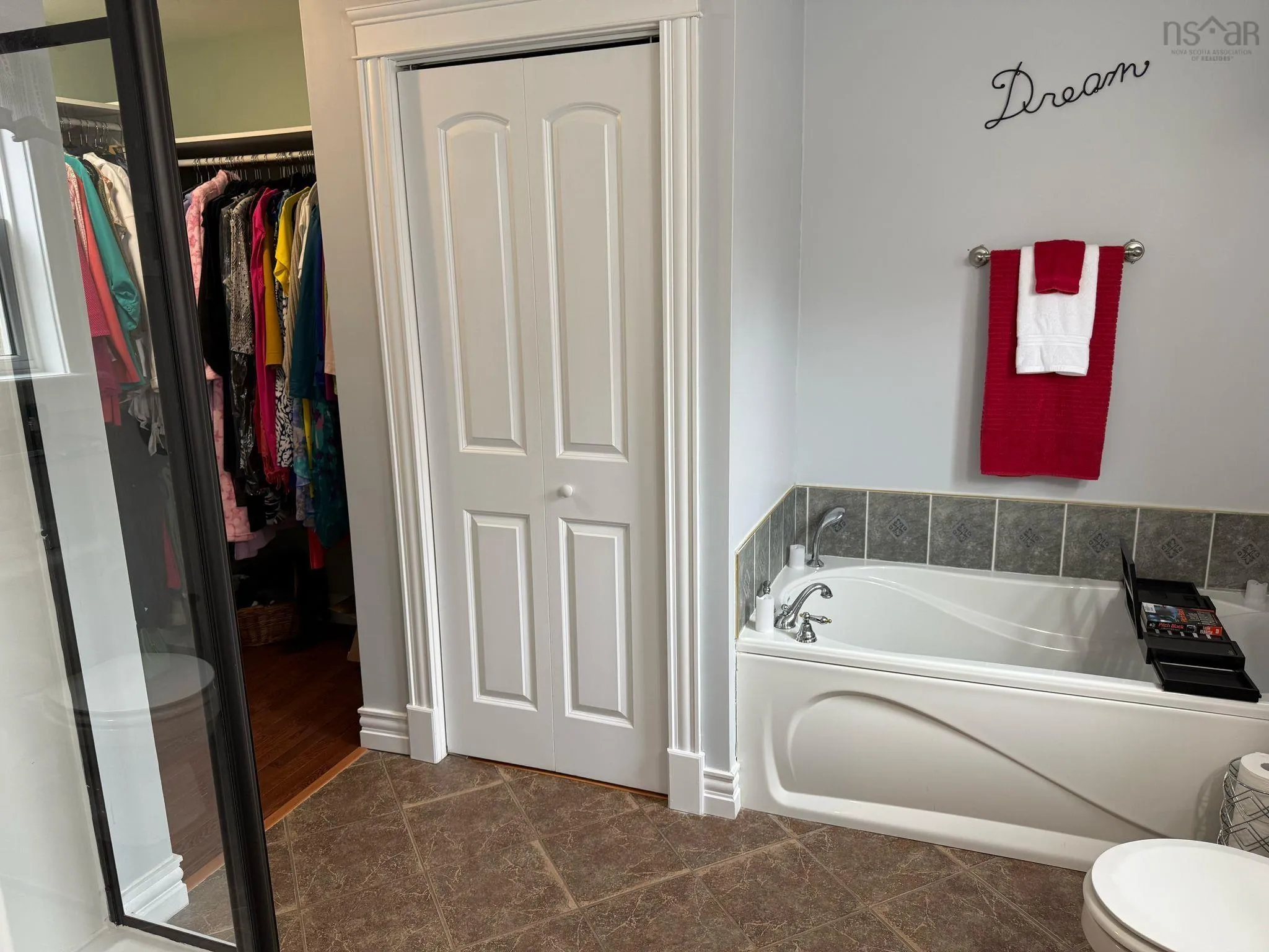 32 Halewood Drive, Falmouth Ns B0p 1l0, 4 Bedrooms Bedrooms, ,4 BathroomsBathrooms,Residential,For Sale,Halewood,202506505