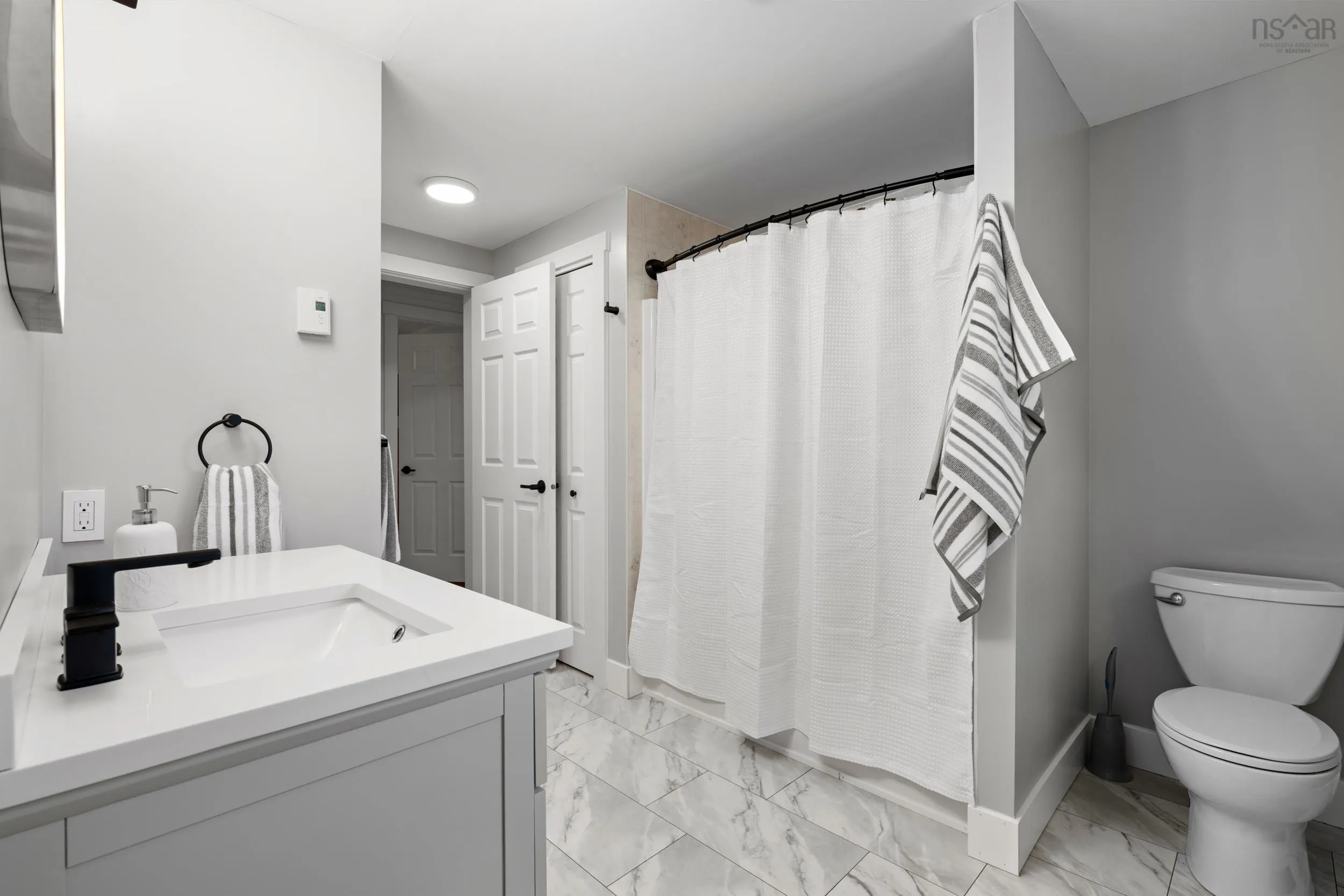 1703 Hammonds Plains Road, Hammonds Plains, NS B4B 1P5, 3 Bedrooms Bedrooms, ,1 BathroomBathrooms,Residential,For Sale,Hammonds Plains,202521377
