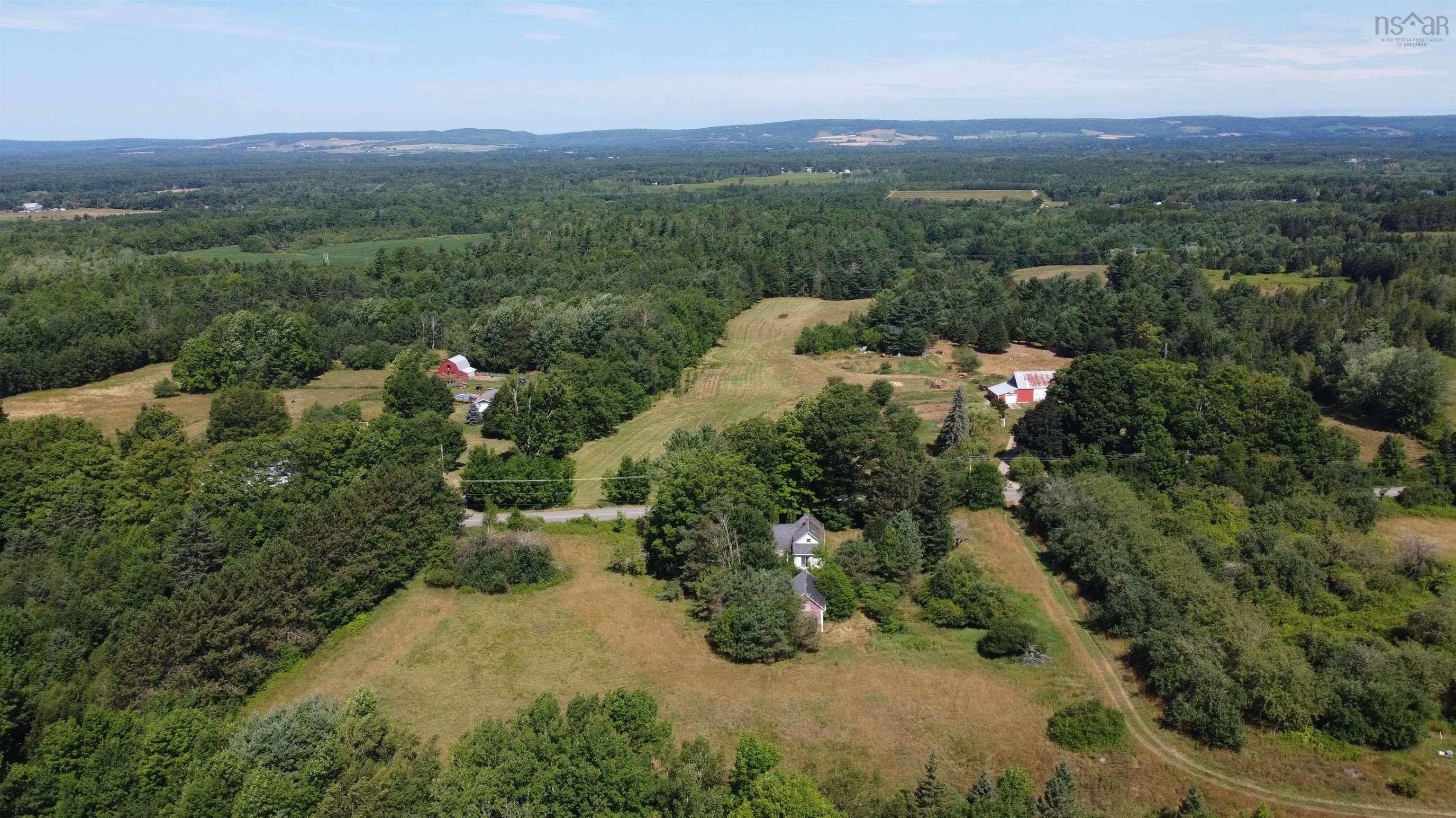 562 Messenger Road, Tremont, NS B0P 1R0, 2 Bedrooms Bedrooms, ,2 BathroomsBathrooms,Residential,For Sale,Messenger,202518692