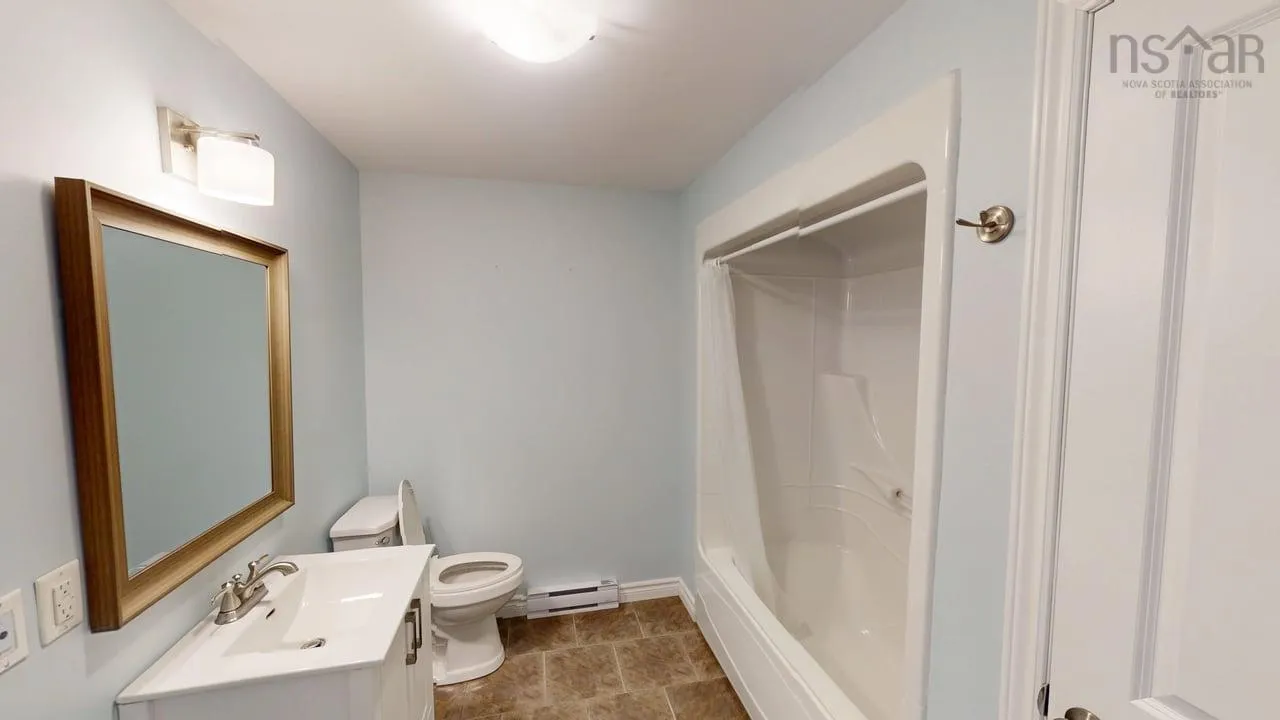 14 Lancaster Avenue, New Glasgow, NS B2H 0A2, 5 Bedrooms Bedrooms, ,2 BathroomsBathrooms,Residential,For Sale,Lancaster,202520347