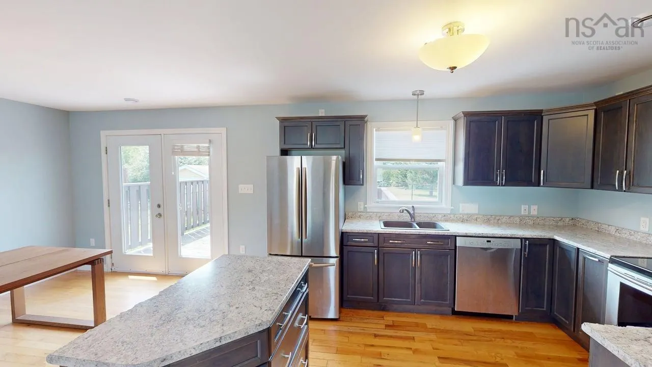 14 Lancaster Avenue, New Glasgow, NS B2H 0A2, 5 Bedrooms Bedrooms, ,2 BathroomsBathrooms,Residential,For Sale,Lancaster,202520347