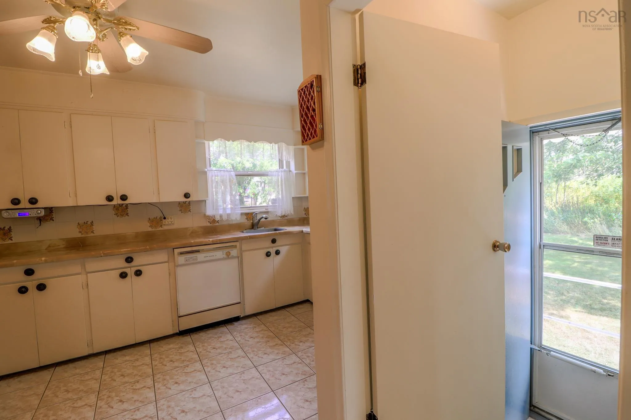 39 Elmwood Avenue, Sydney, NS B1N 2J2, 4 Bedrooms Bedrooms, ,2 BathroomsBathrooms,Residential,For Sale,Elmwood,202521360