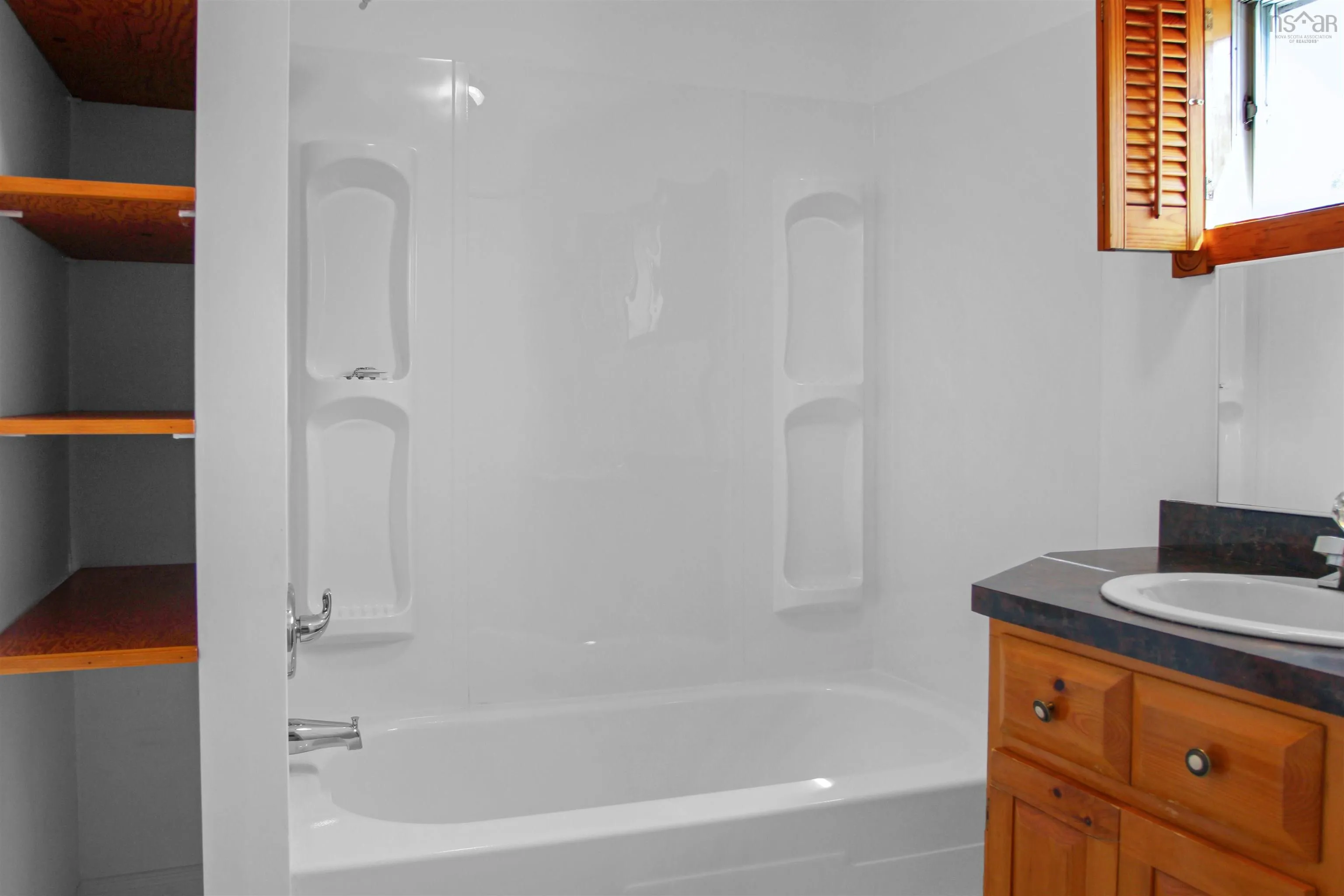 10319 Highway 1, Paradise, NS B0S 1R0, 3 Bedrooms Bedrooms, ,1 BathroomBathrooms,Residential,For Sale,Highway 1,202519989