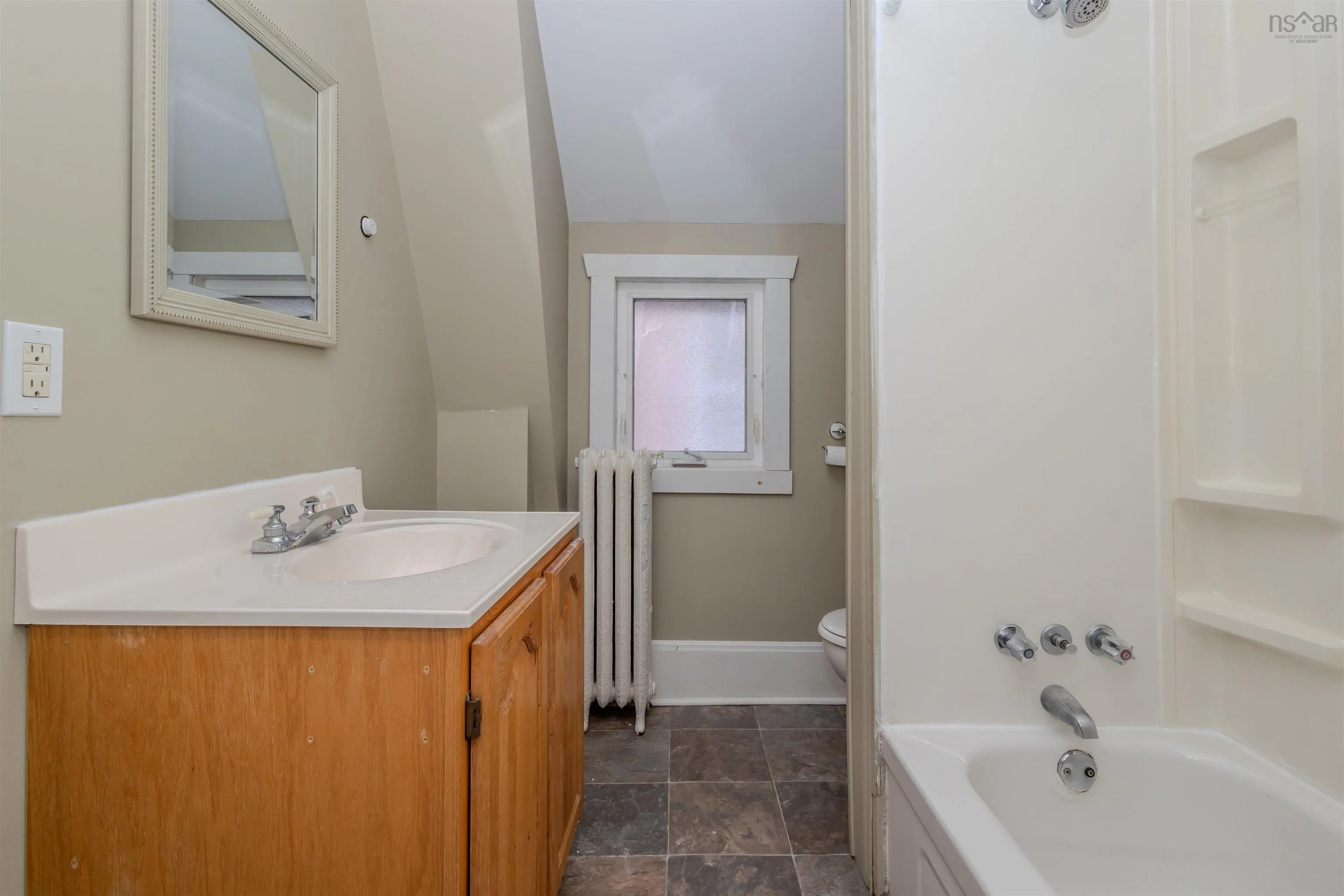 34 Hugh Street, Sydney, NS B1P 1V7, 3 Bedrooms Bedrooms, ,2 BathroomsBathrooms,Residential,For Sale,Hugh,202523461