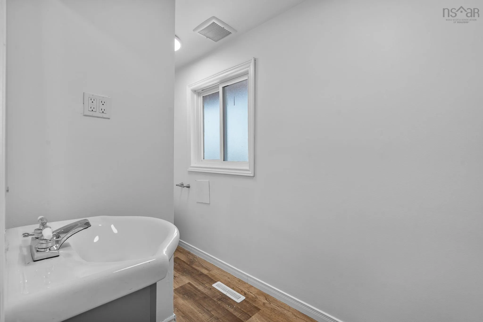 7&9 Herbert Street, Dartmouth, NS B2W 1J1, 12 Bedrooms Bedrooms, ,Residential Income,For Sale,Herbert,202522226