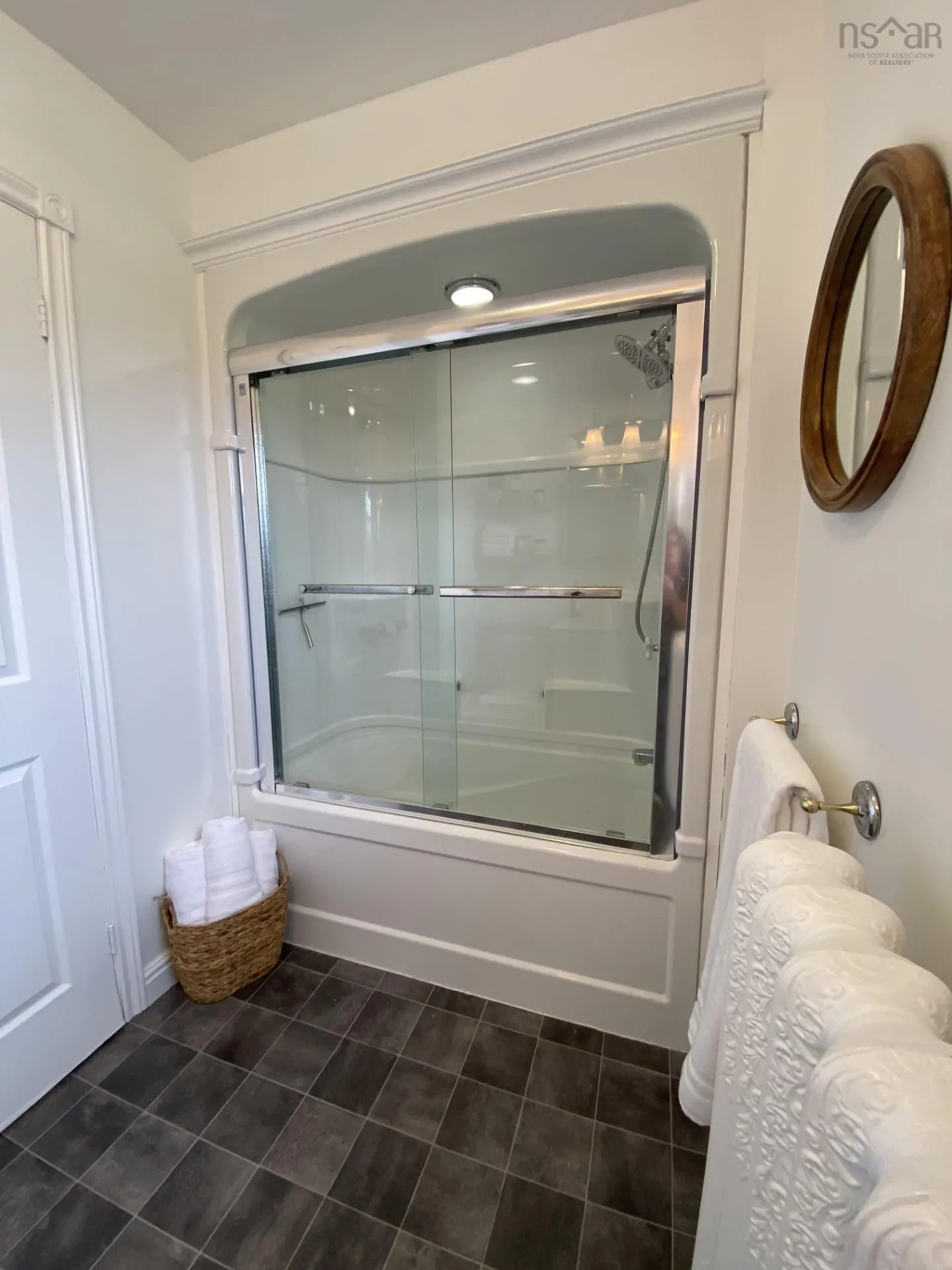 76 Archibald Avenue, North Sydney, NS B2A 2X1, 4 Bedrooms Bedrooms, ,1 BathroomBathrooms,Residential,For Sale,Archibald,202511564