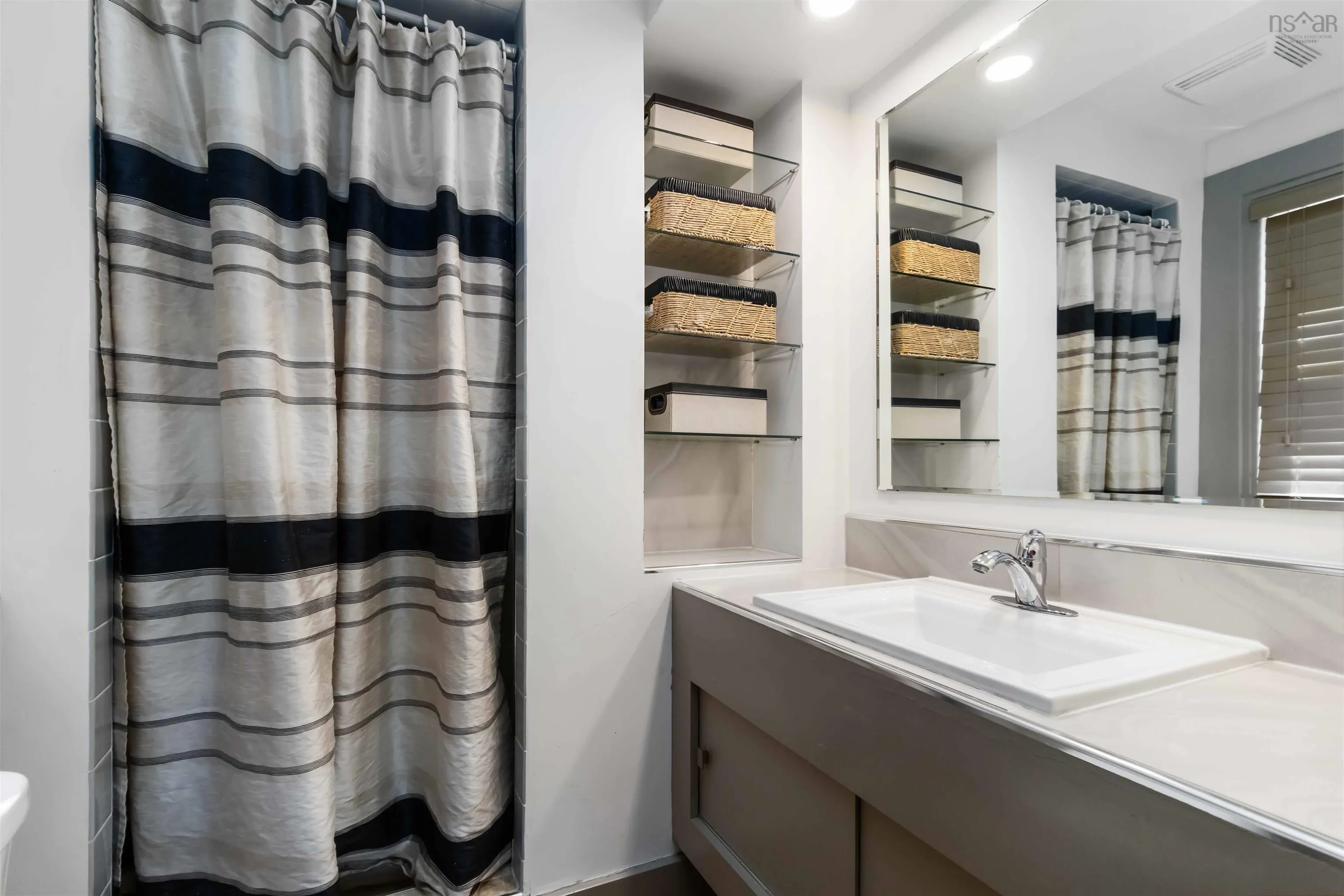1537 Henry Street, Halifax, NS B3H 3K1, 3 Bedrooms Bedrooms, ,3 BathroomsBathrooms,Residential,For Sale,Henry,202513532
