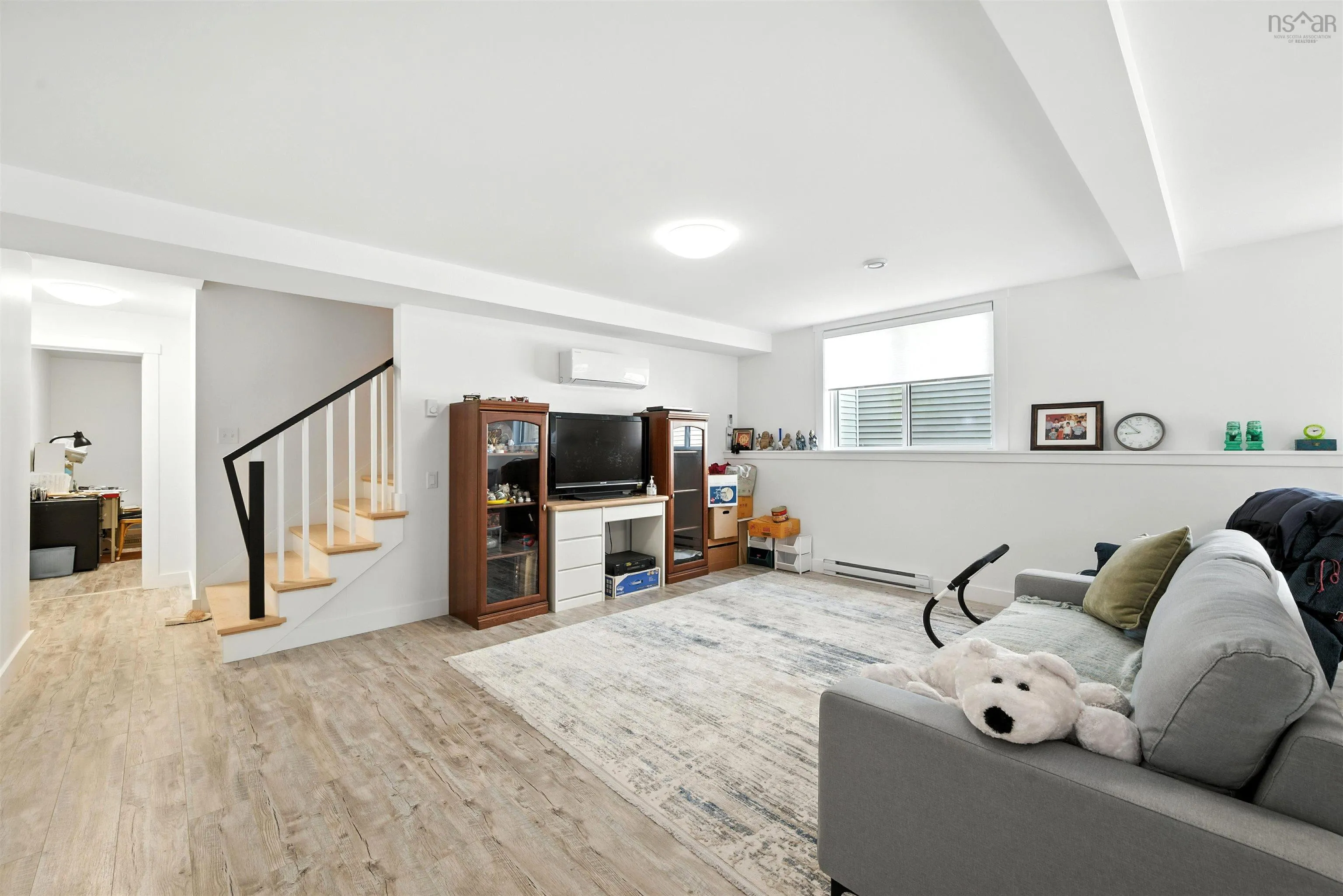 20 Bradford Place, Bedford, NS B4B 0R6, 4 Bedrooms Bedrooms, ,4 BathroomsBathrooms,Residential,For Sale,Bradford,202518780
